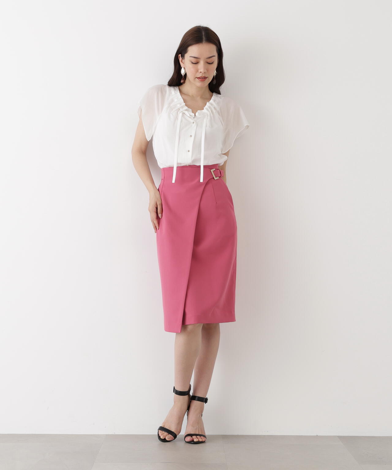 ギャザーネックブラウス