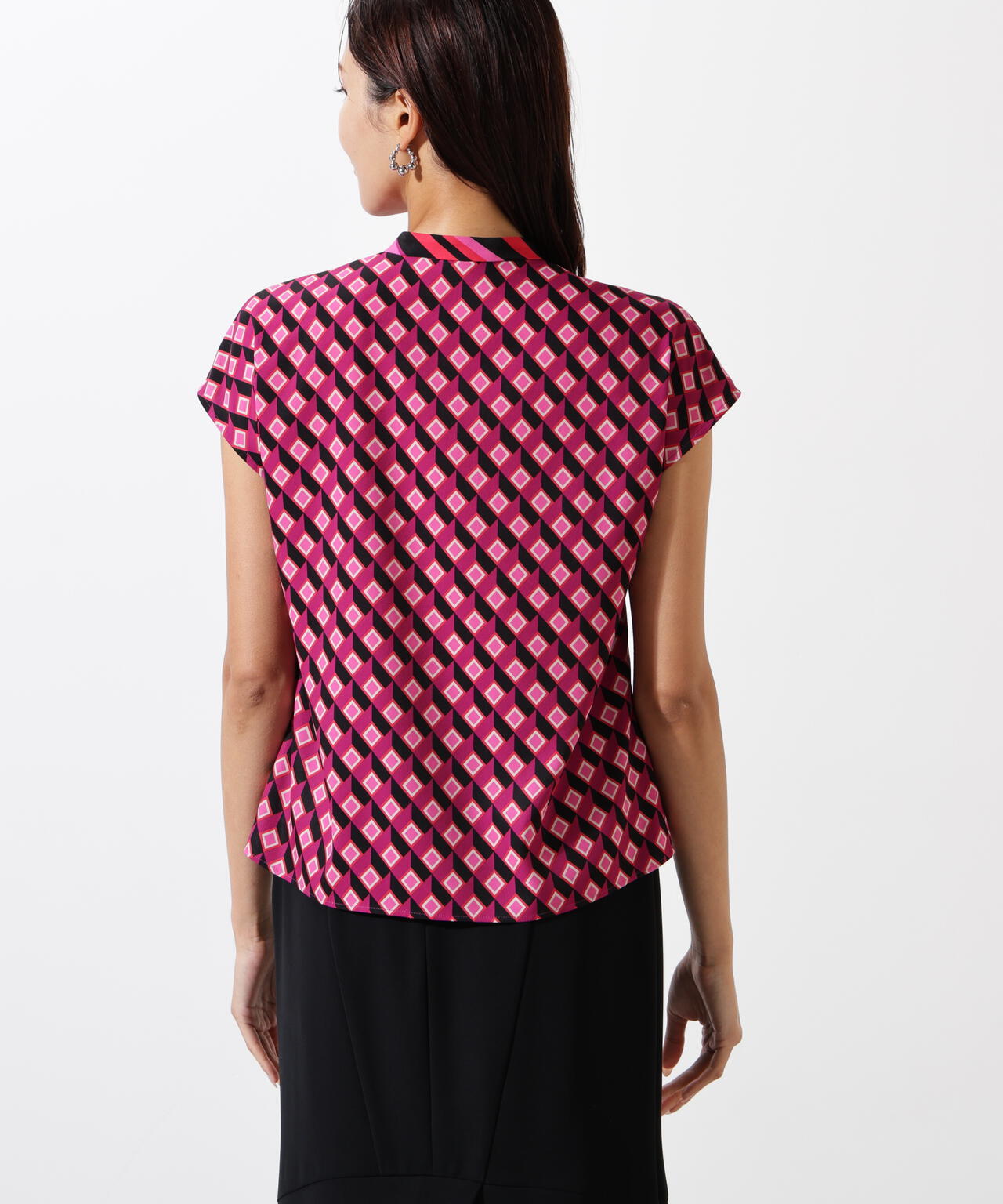 ジオメトリックプリントクロスリボンブラウス