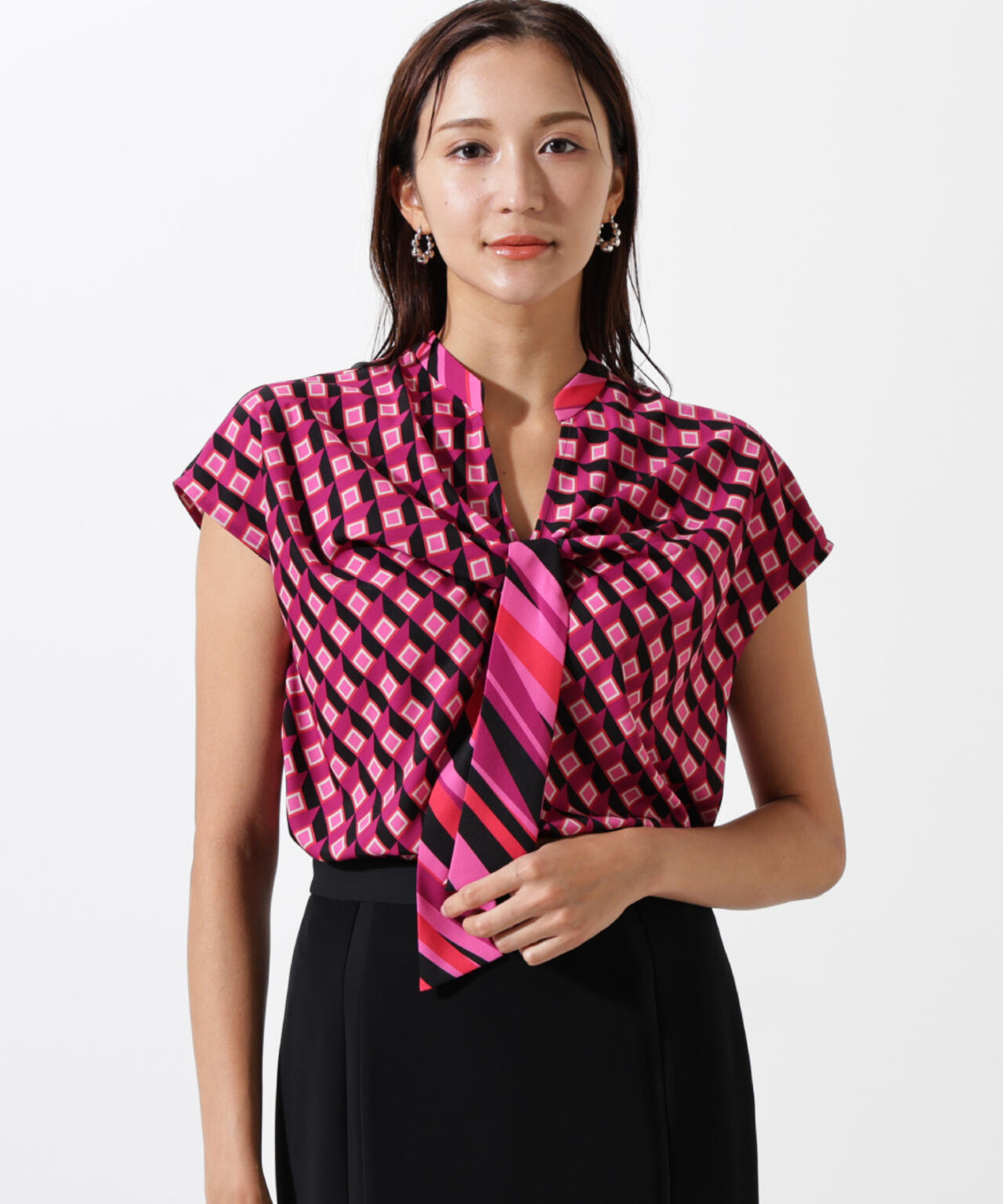 ジオメトリックプリントクロスリボンブラウス