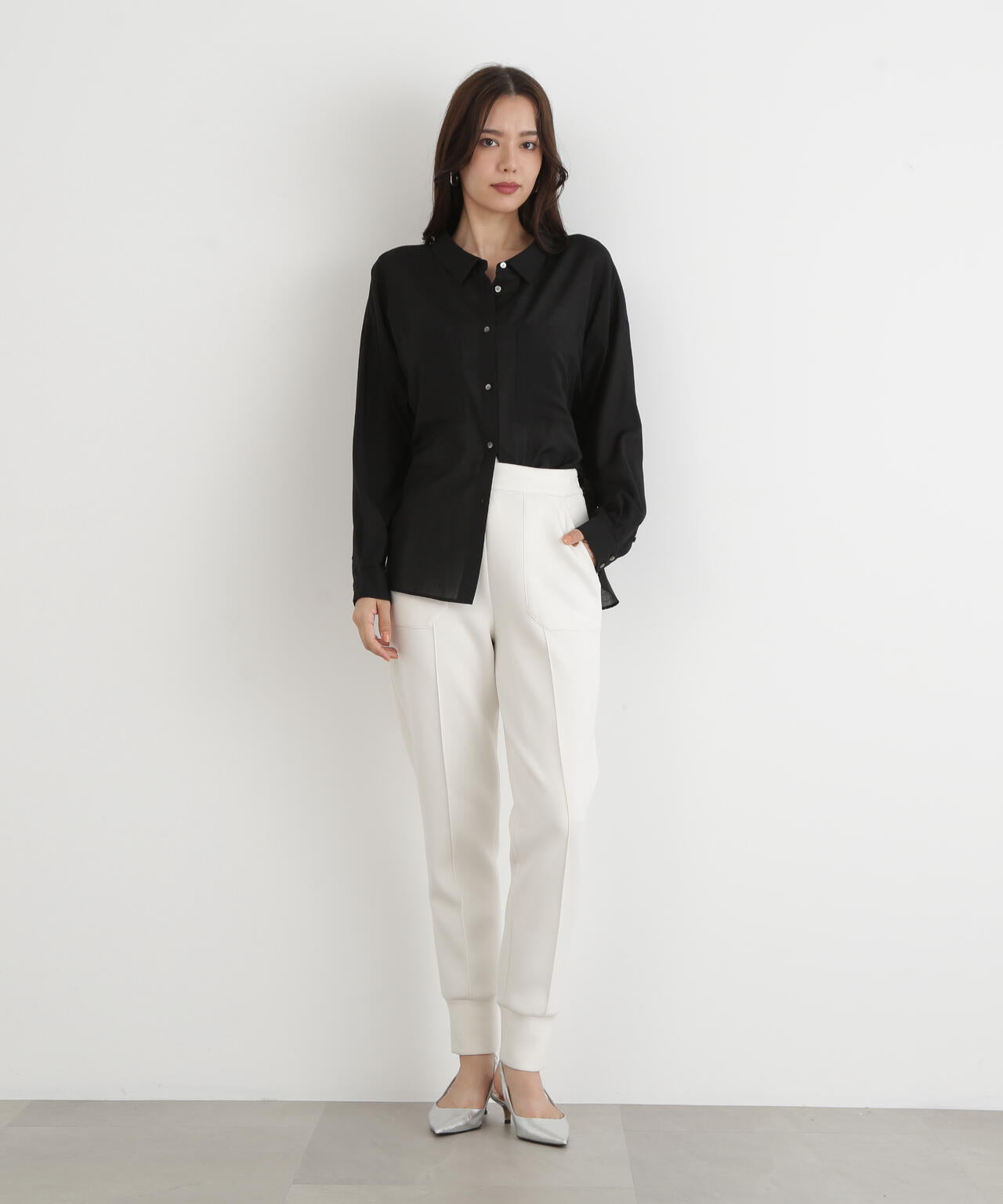 バックレースアップシャツ