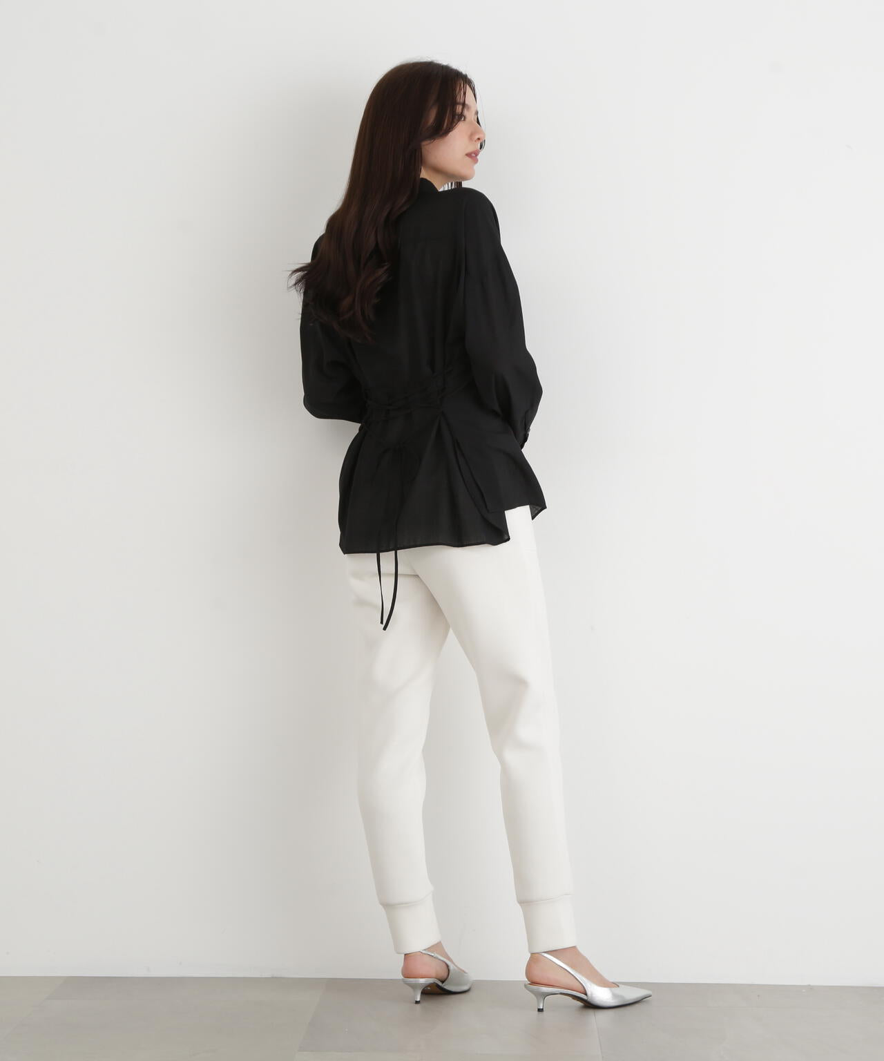 バックレースアップシャツ