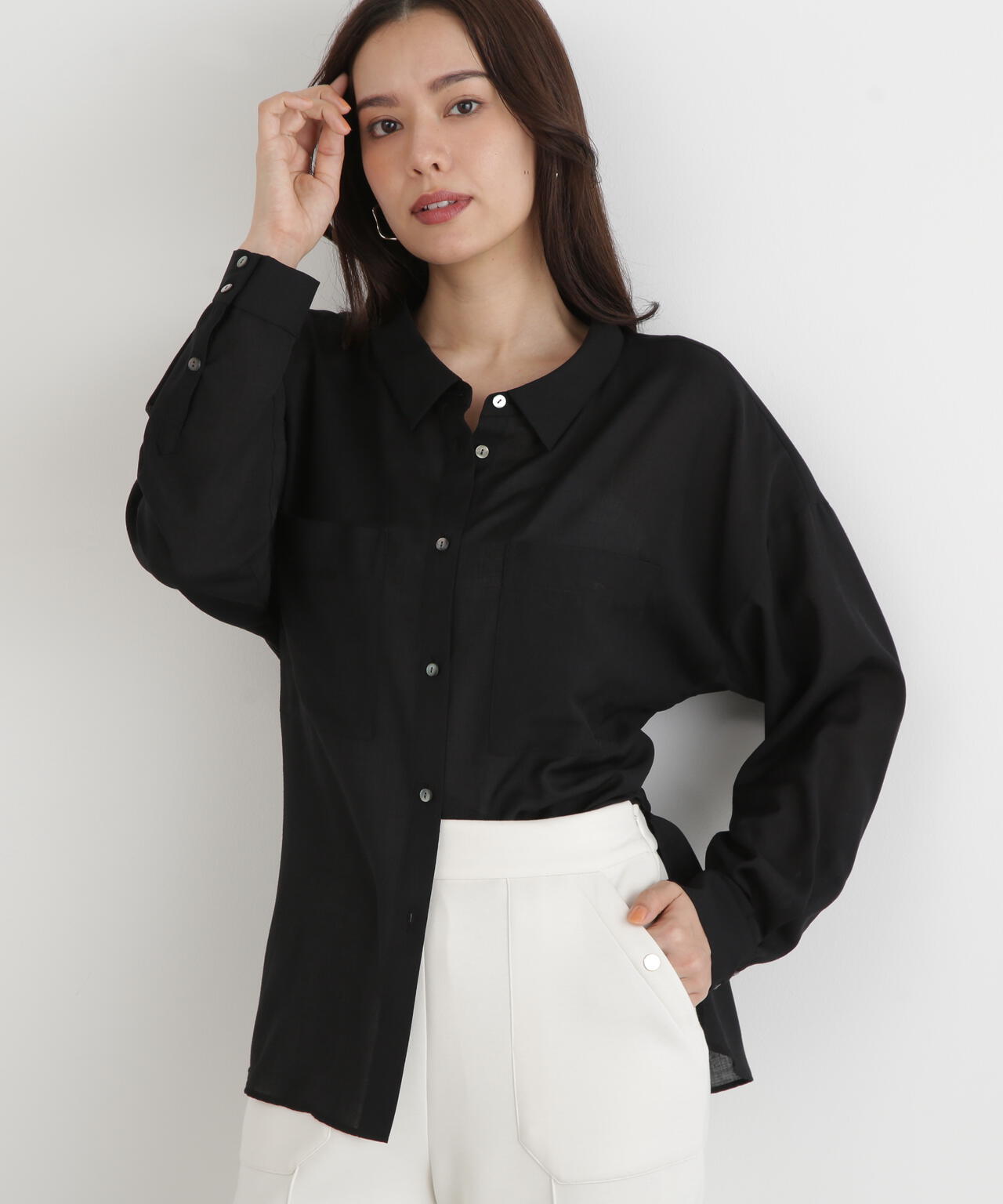 バックレースアップシャツ