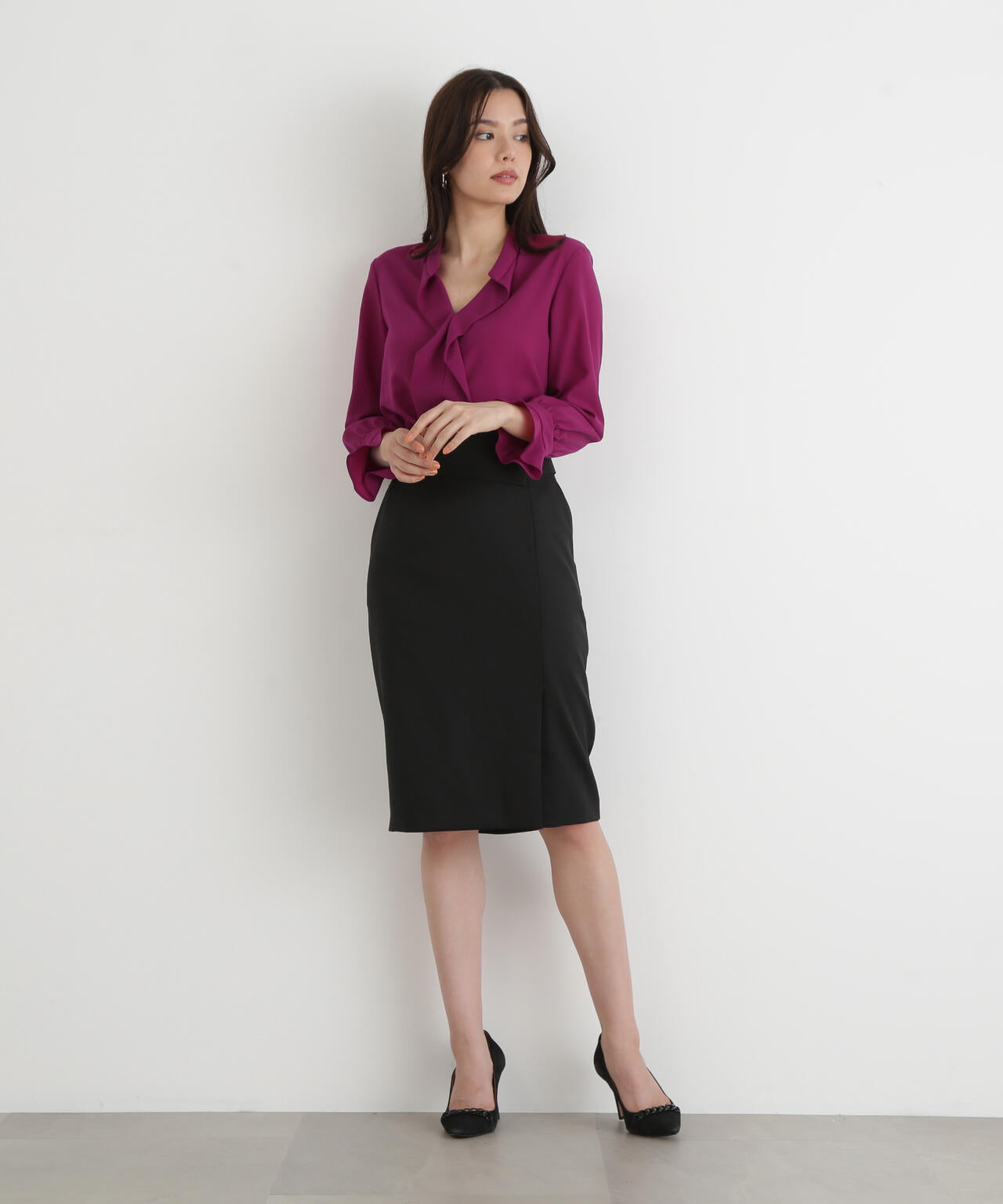 バンドカラーラッフルブラウス