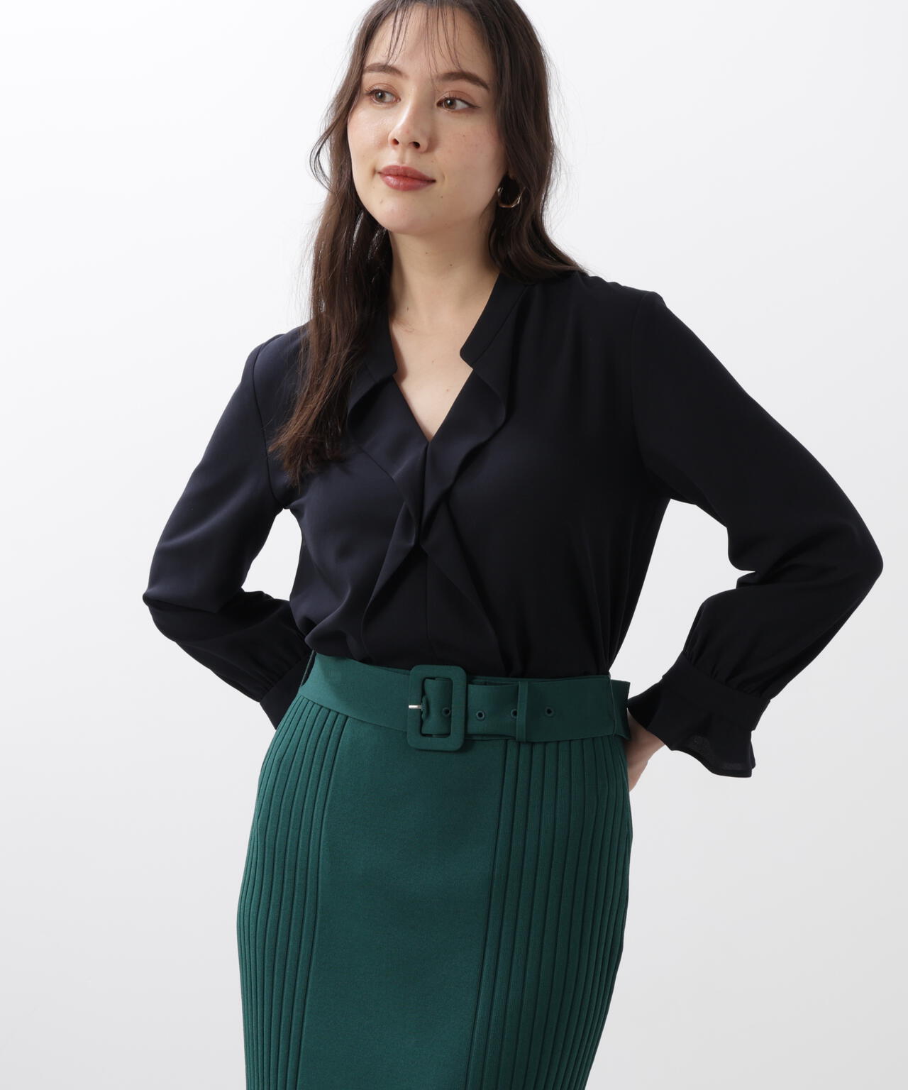 バンドカラーラッフルブラウス