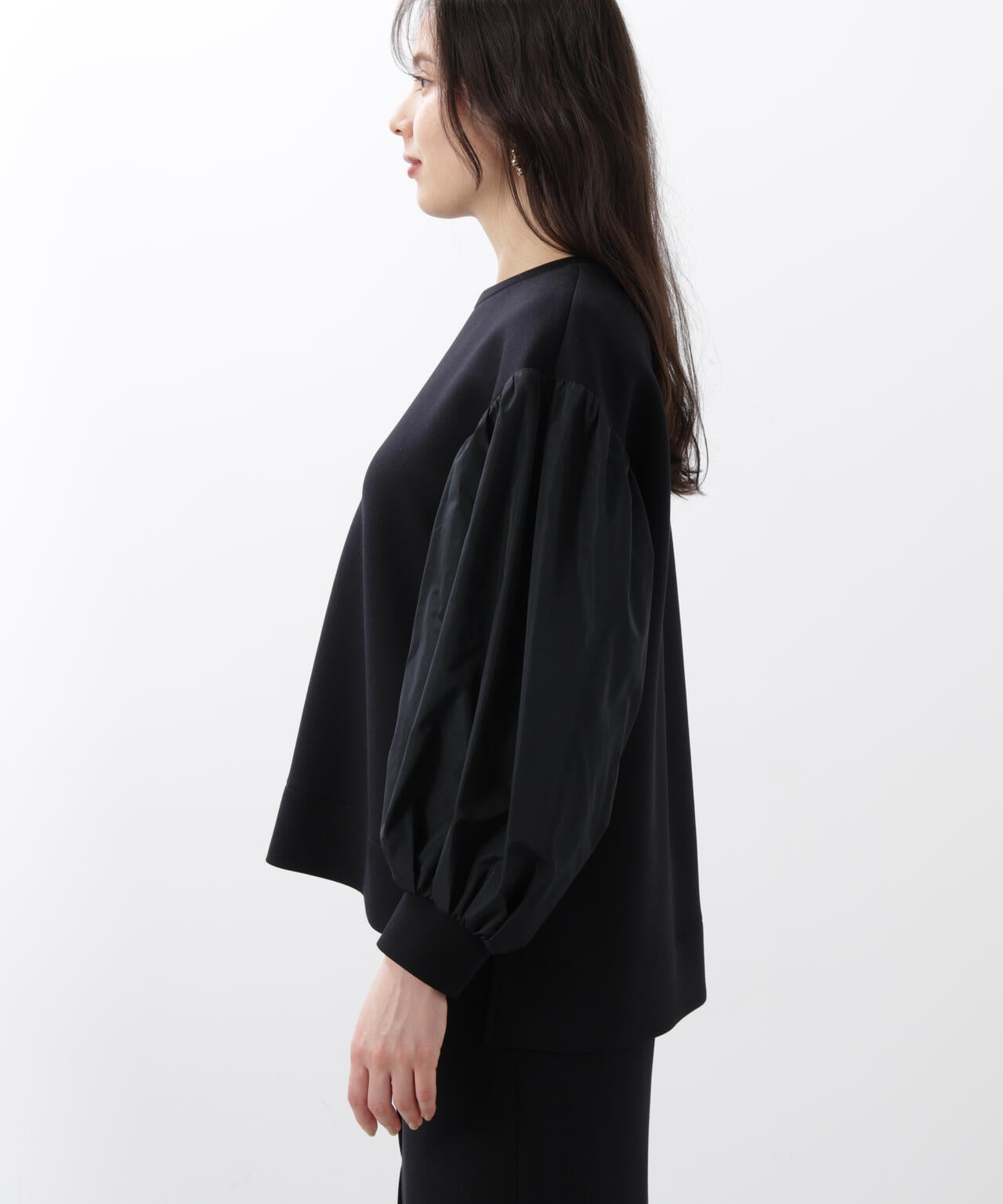 タフタスリーブダンボールトップス