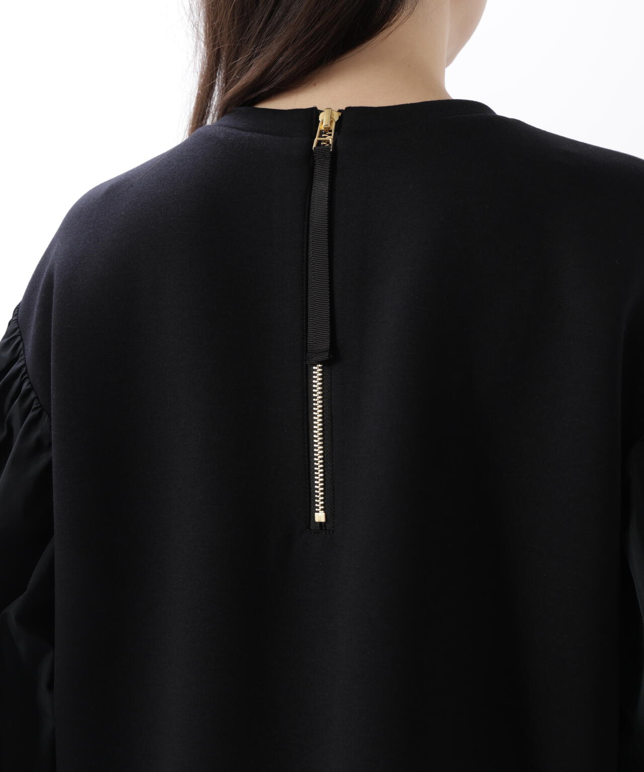 タフタスリーブダンボールトップス