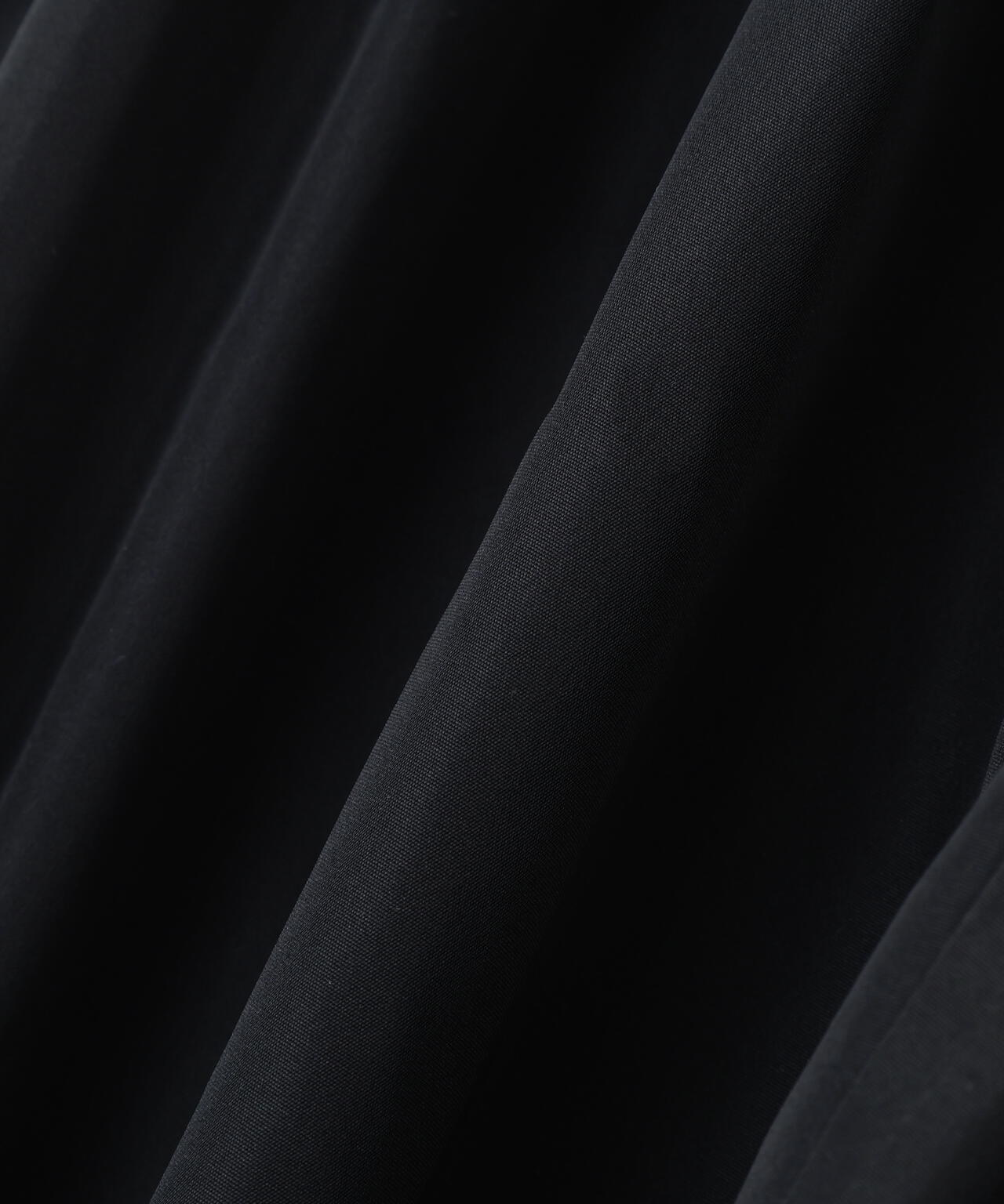 タフタスリーブダンボールトップス