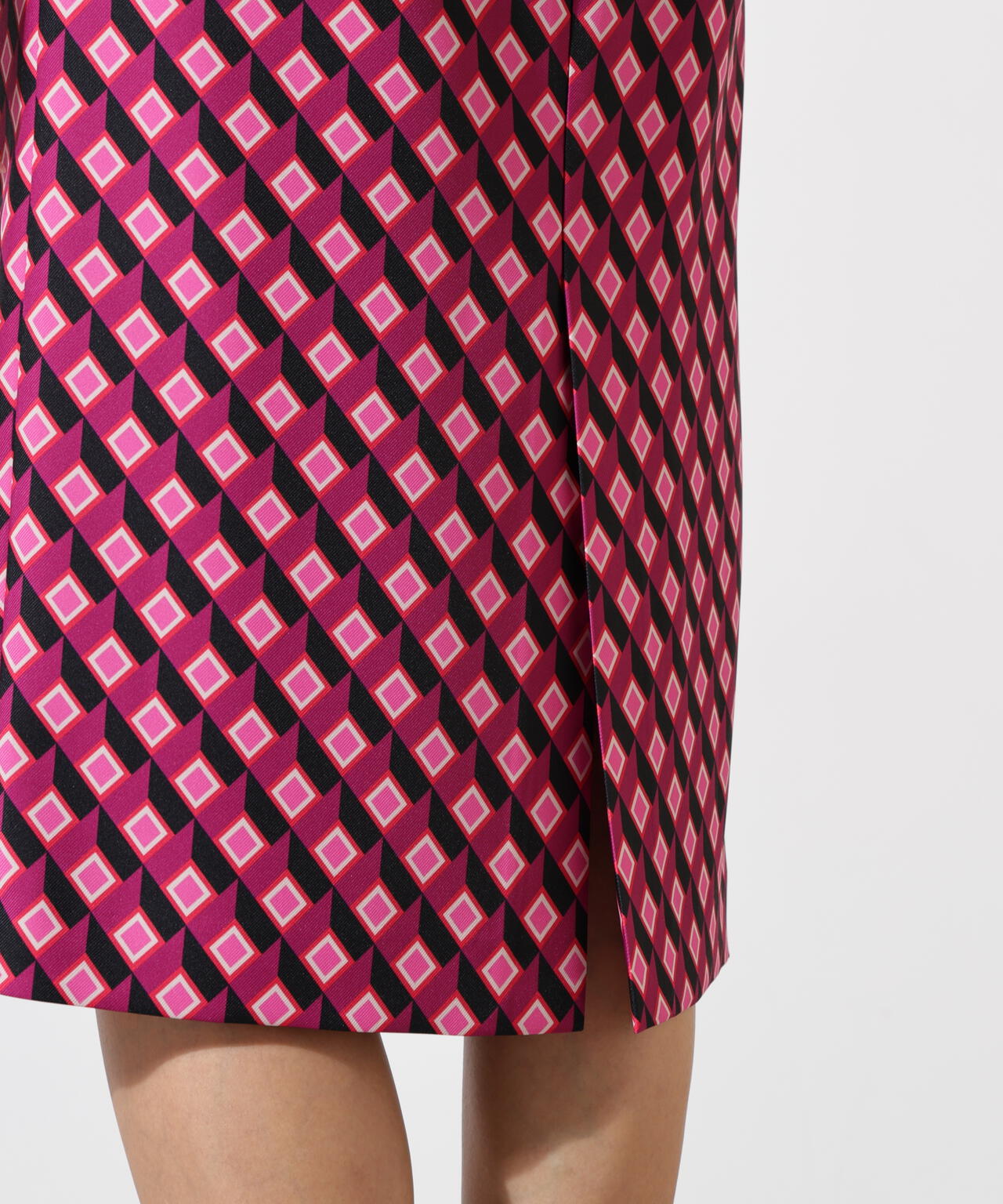 ジオメトリックプリントコンビタイトスカート