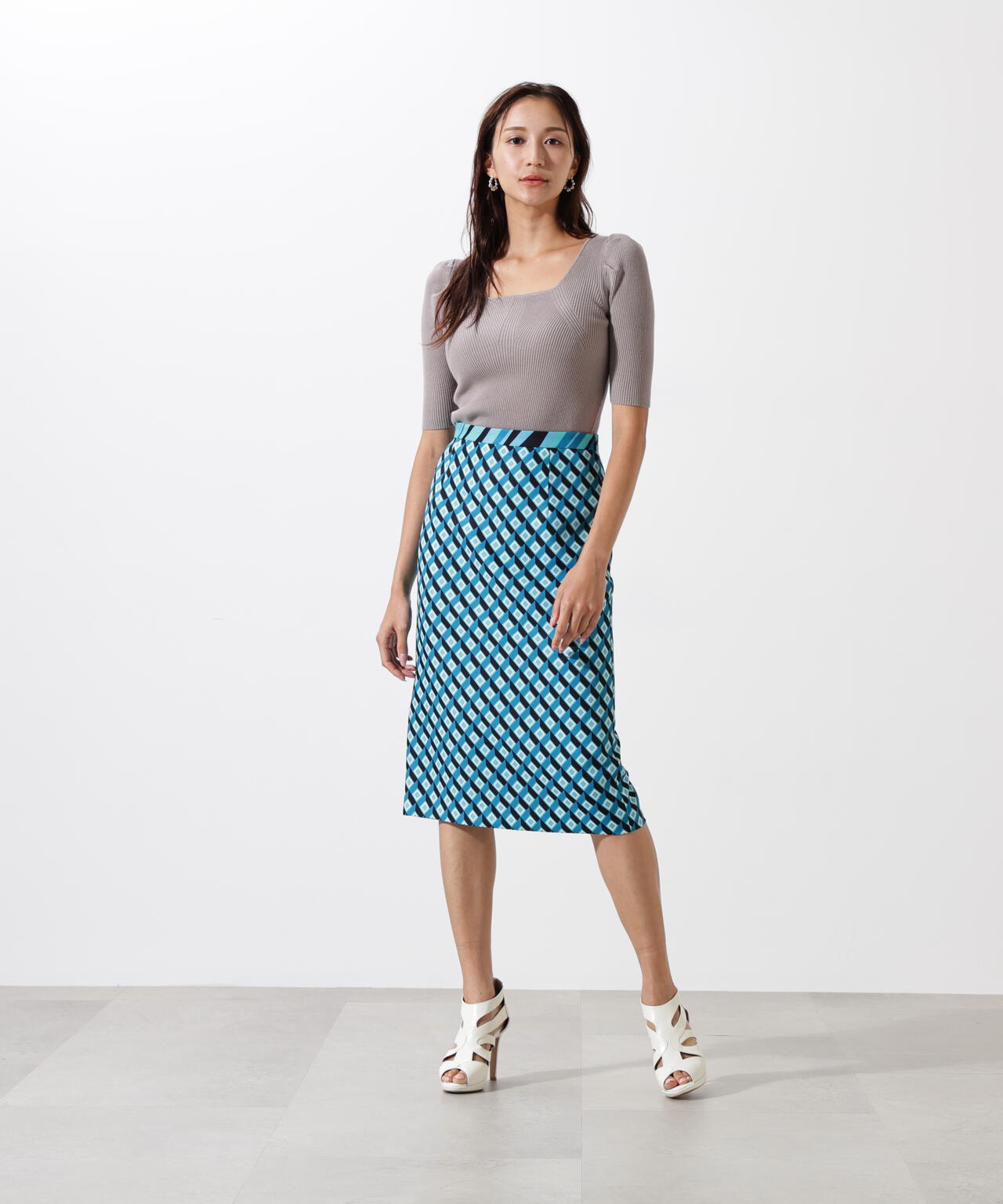 ジオメトリックプリントコンビタイトスカート