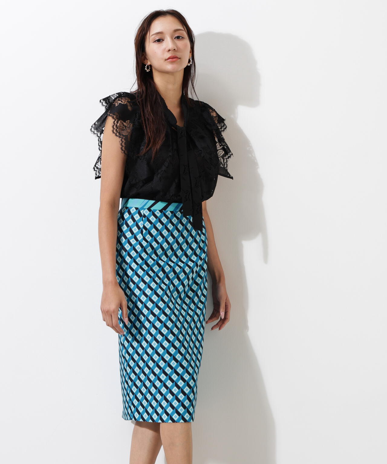 ジオメトリックプリントコンビタイトスカート