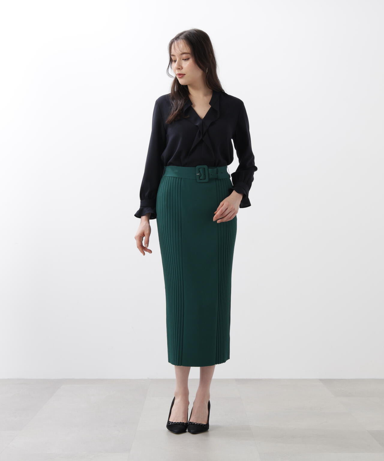 ベルト付き総針ニットタイトスカート