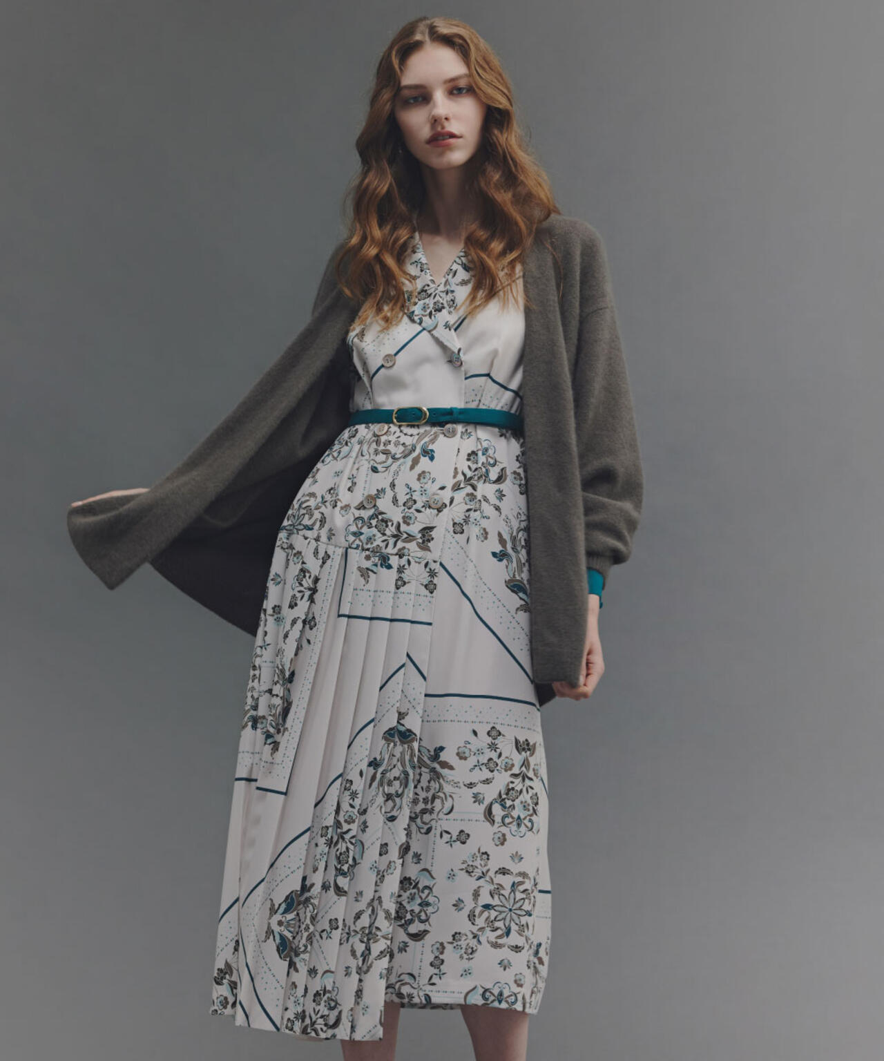 フローラルスカーフプリントワンピース