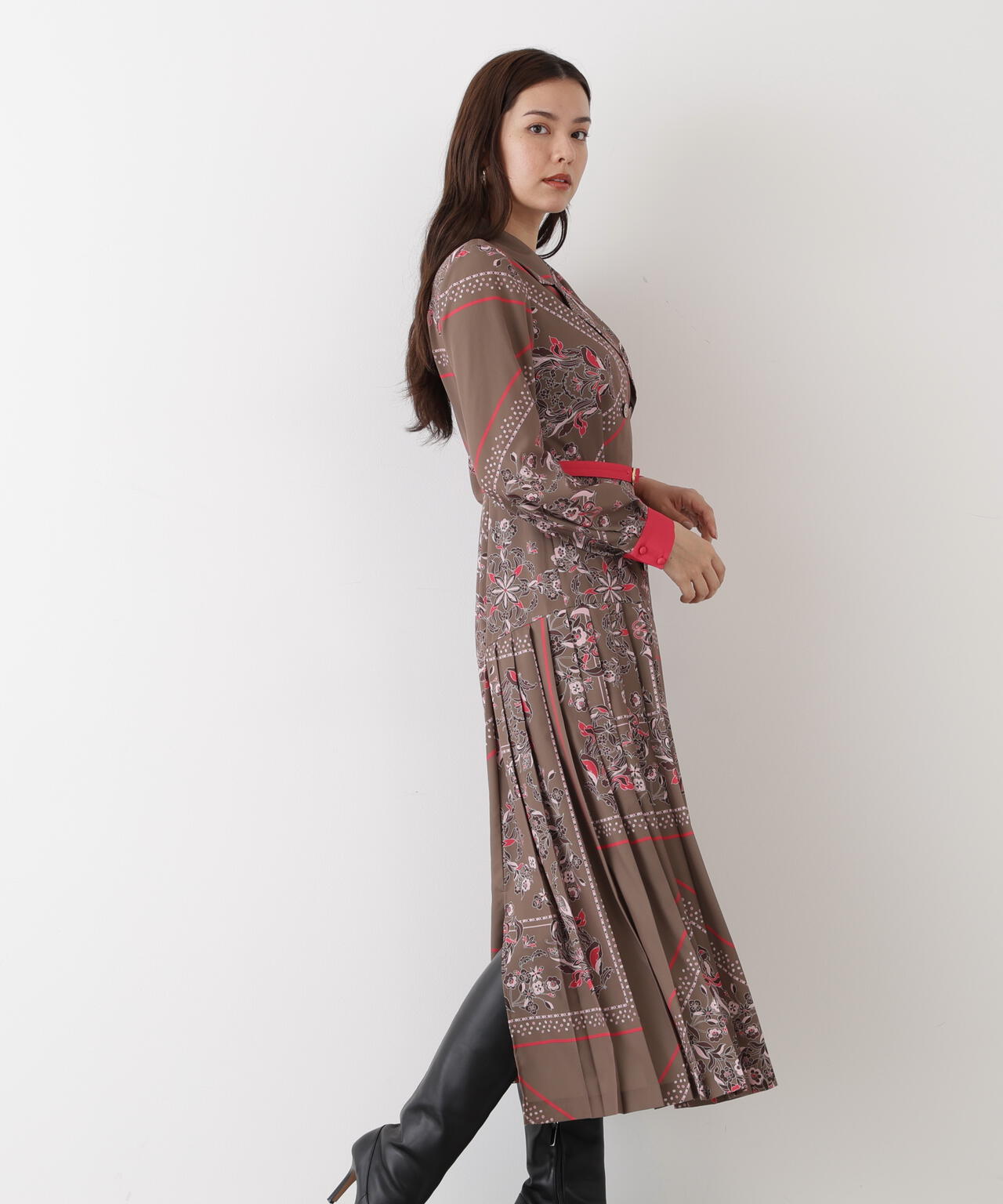 フローラルスカーフプリントワンピース