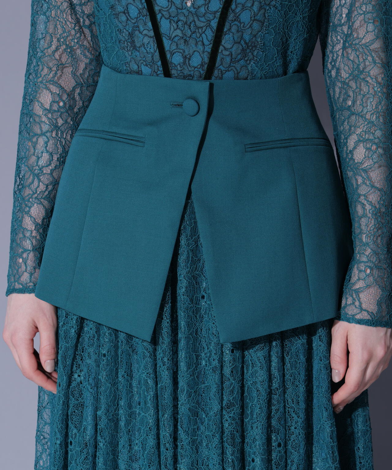 ペプラムベルトレースドレス_