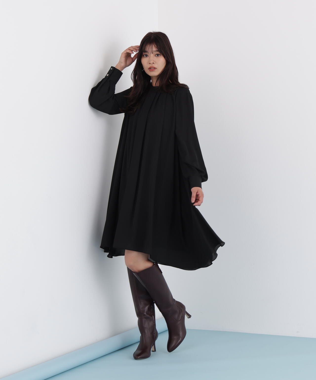 タックフレアジョーゼットワンピース