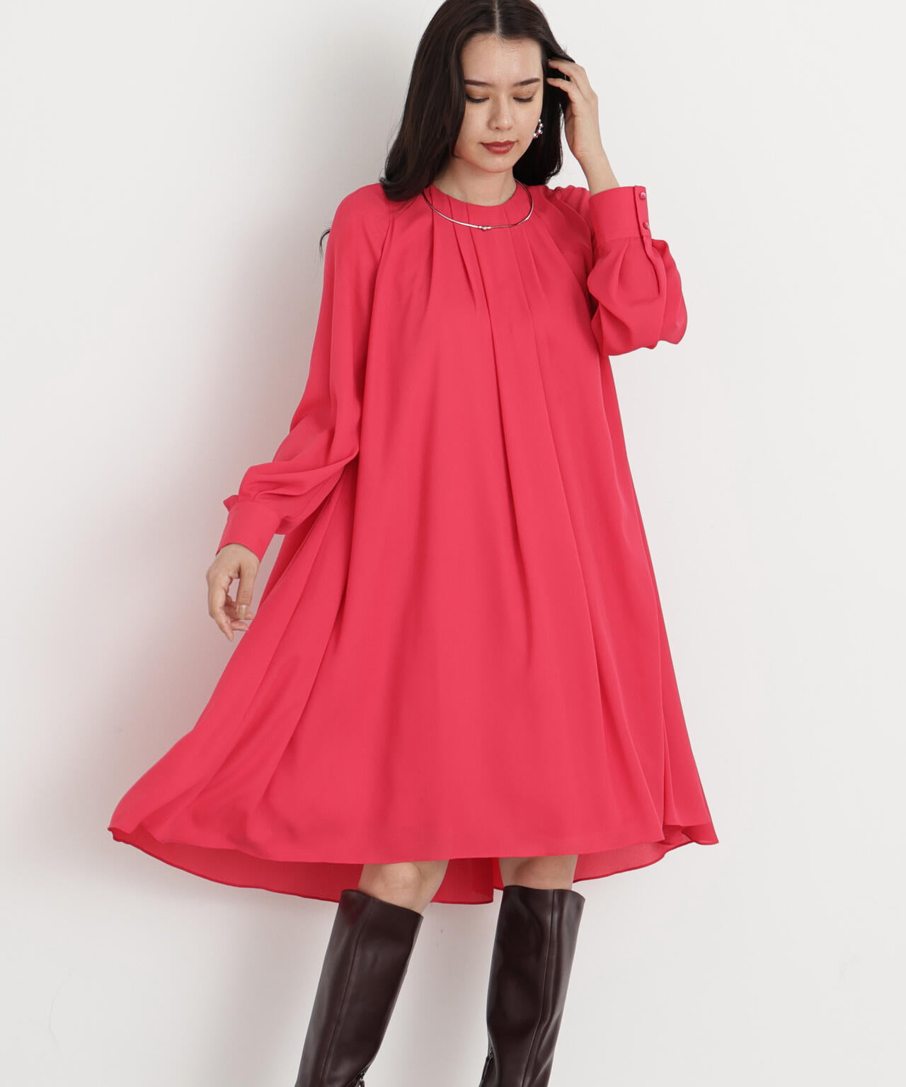 タックフレアジョーゼットワンピース