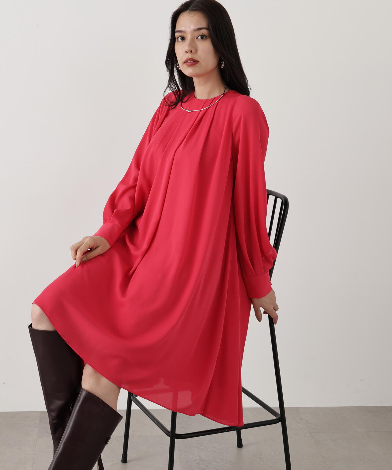 タックフレアジョーゼットワンピース