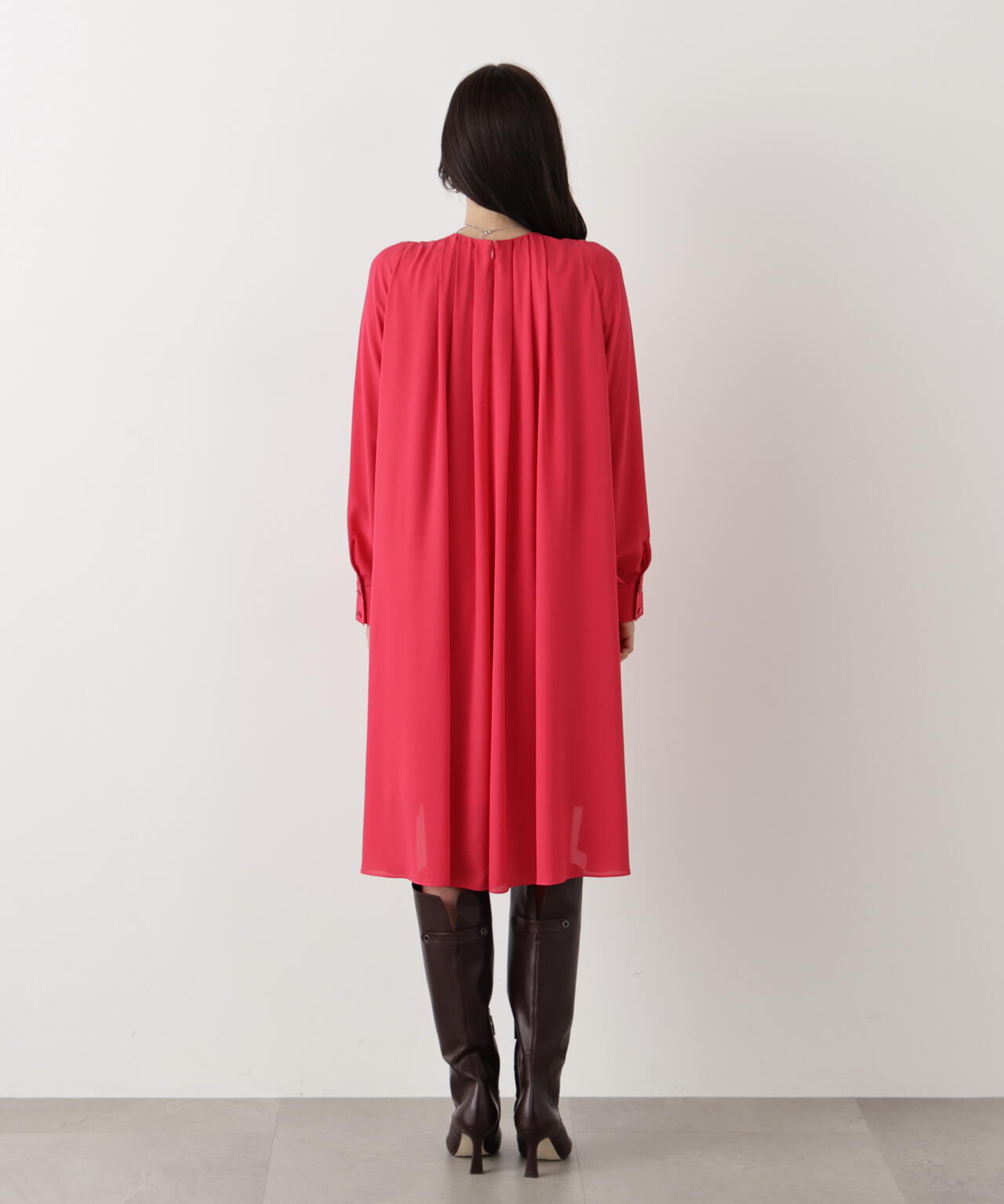 タックフレアジョーゼットワンピース