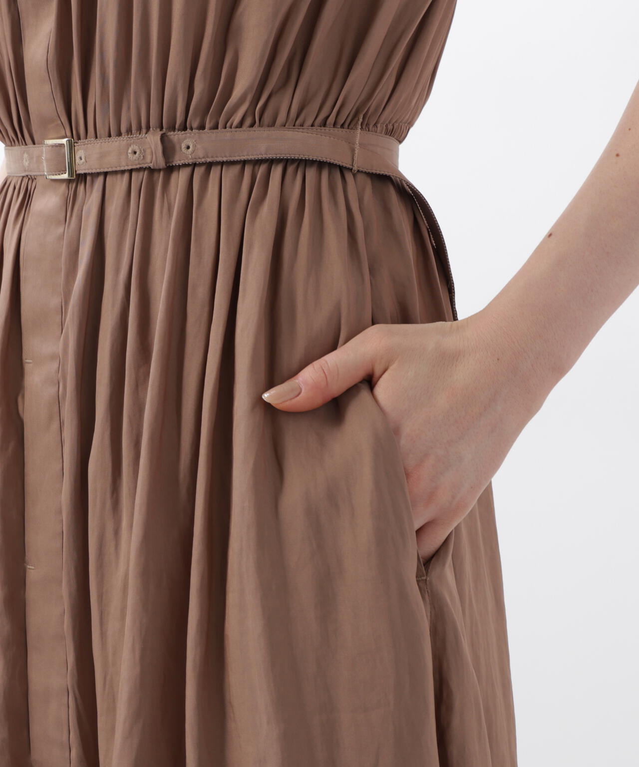ベルト付きギャザーワンピース