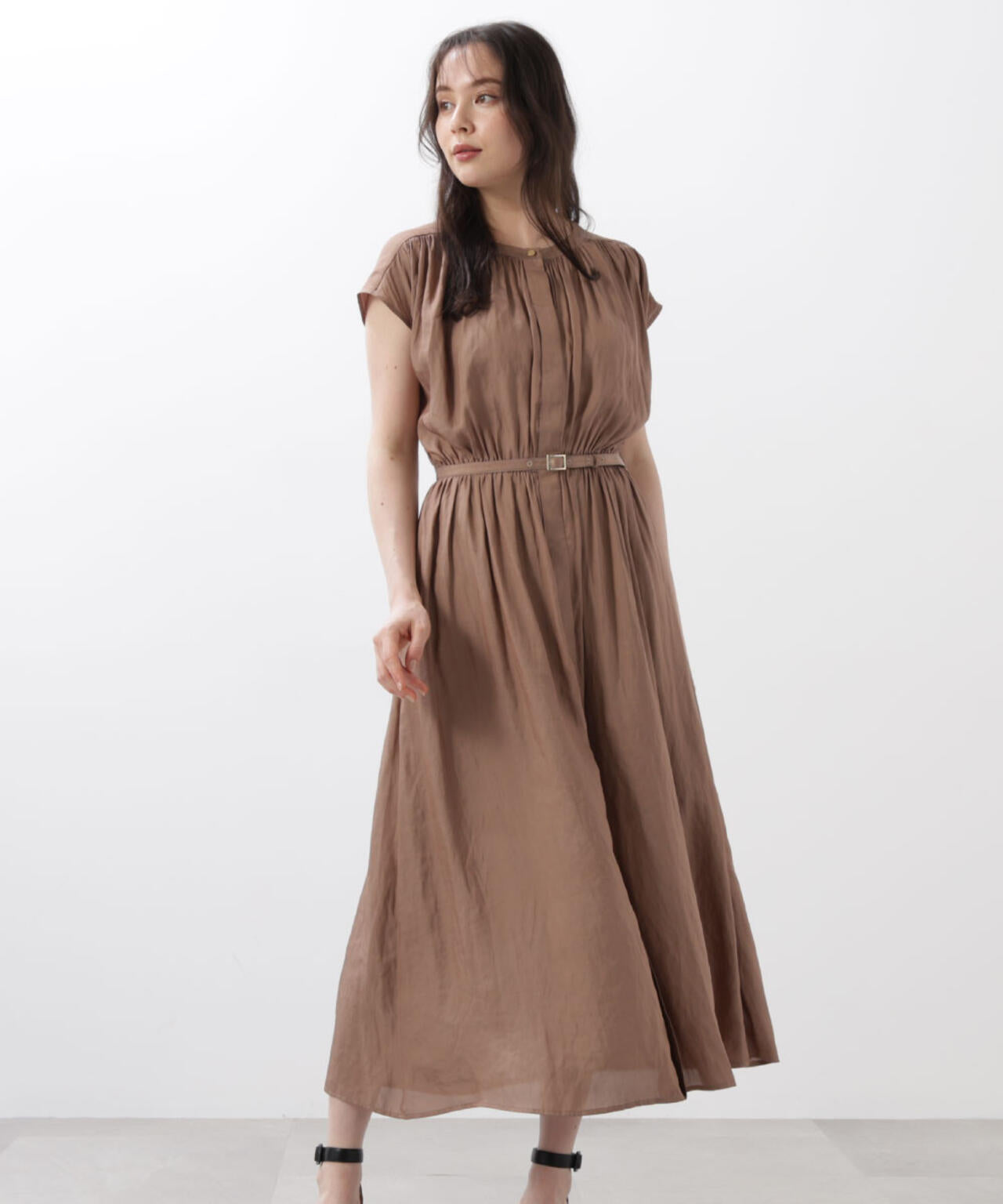 ベルト付きギャザーワンピース