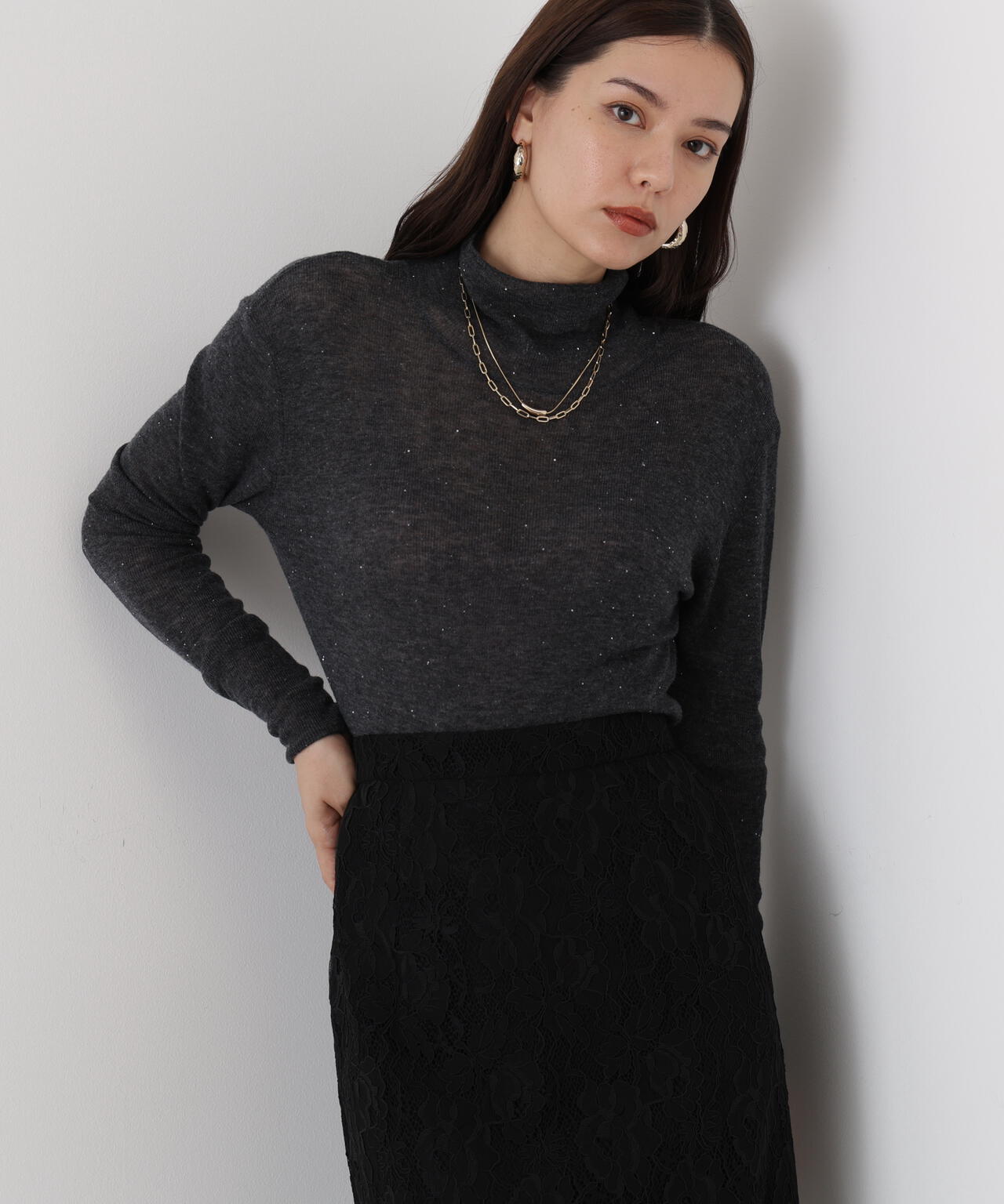 スパンコールシアーモックネックプルオーバー