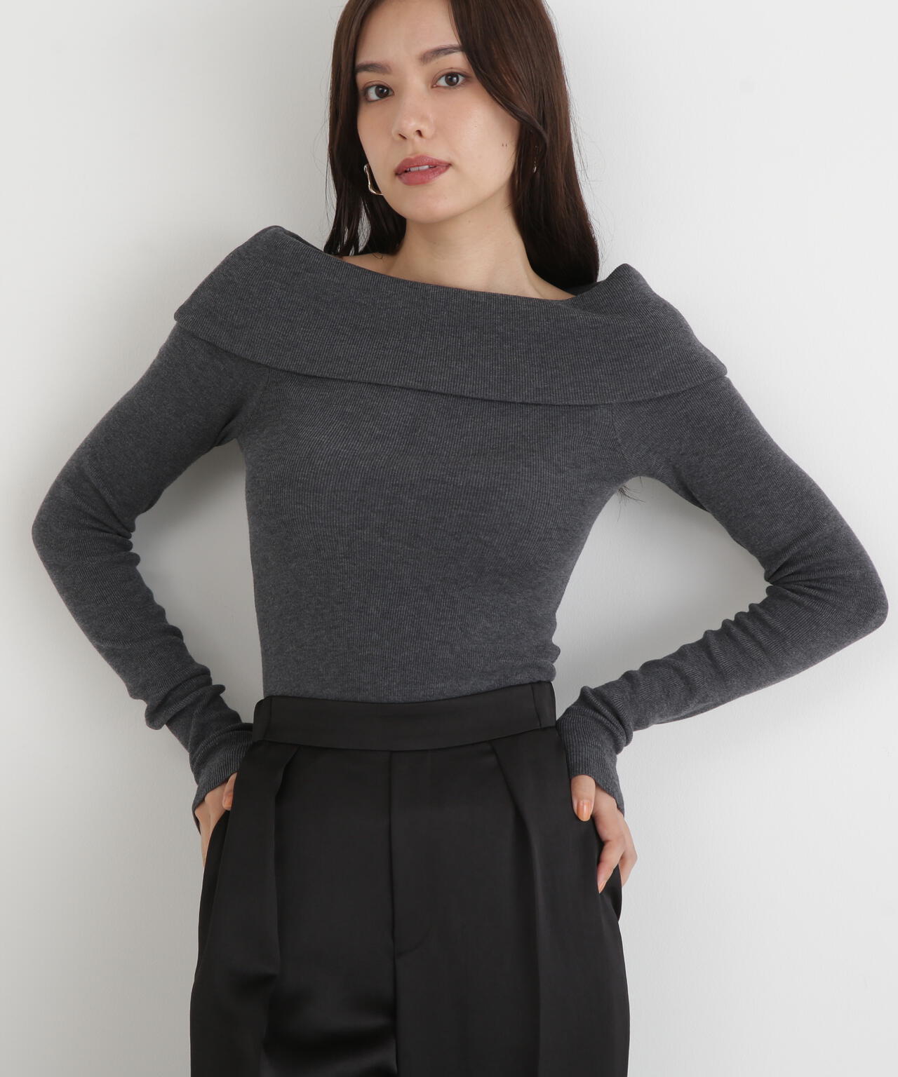 オフショルダー2WAYニットプルオーバー