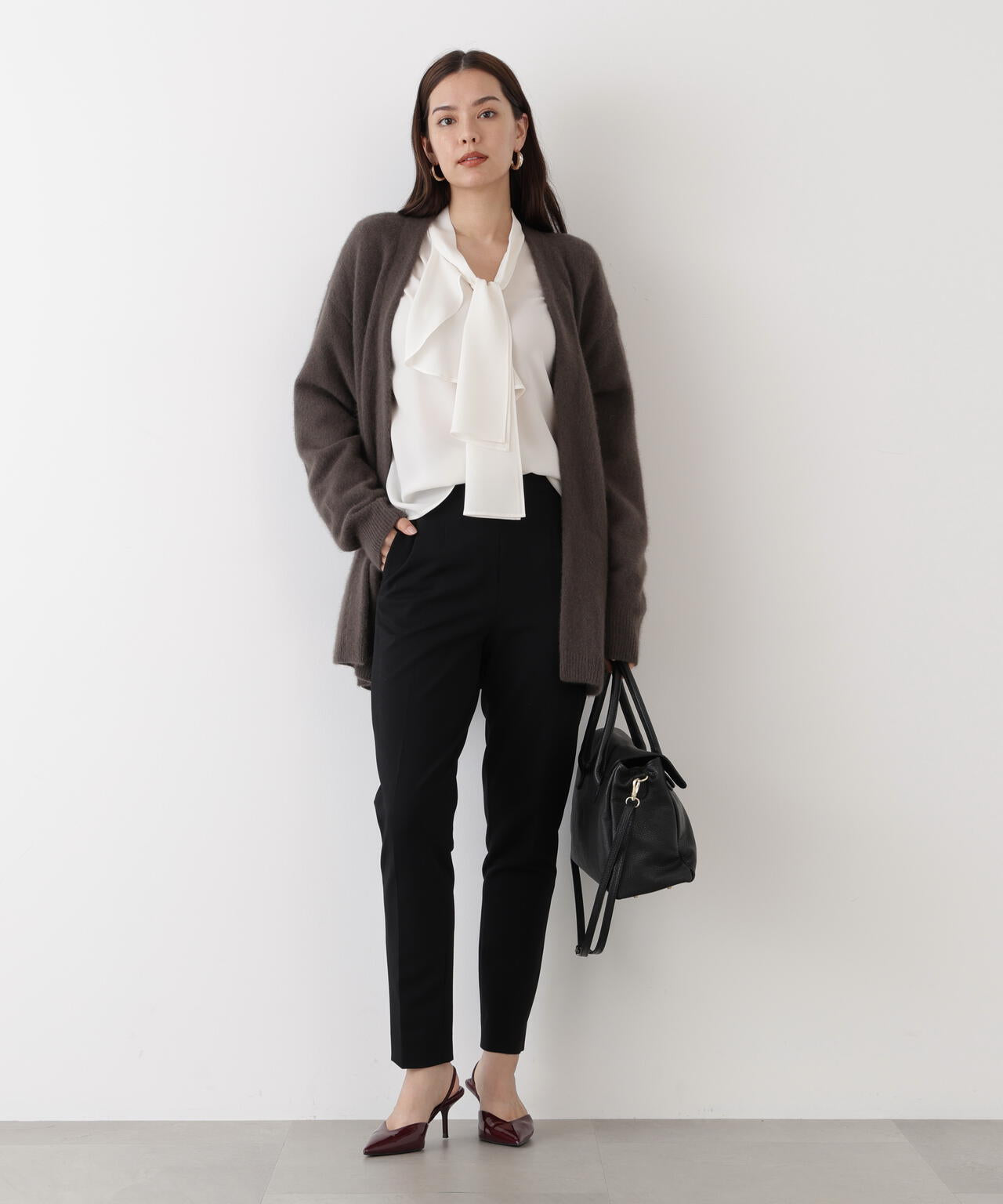 エアリーウールVネックカーディガン