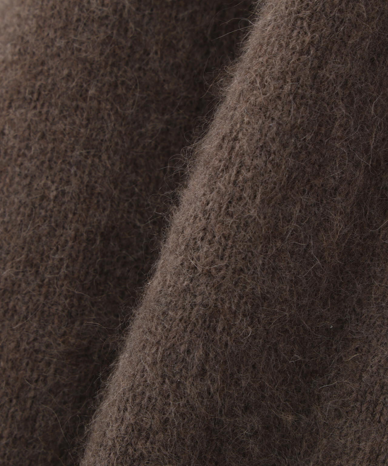 エアリーウールVネックカーディガン