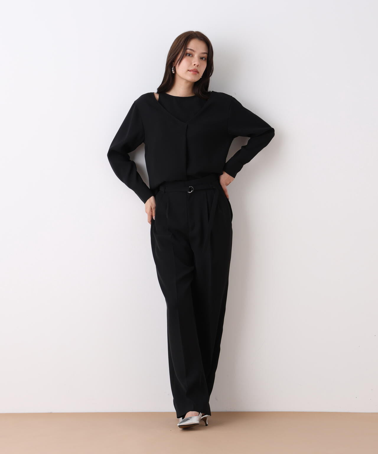 ダブルサテンレイヤードブラウス