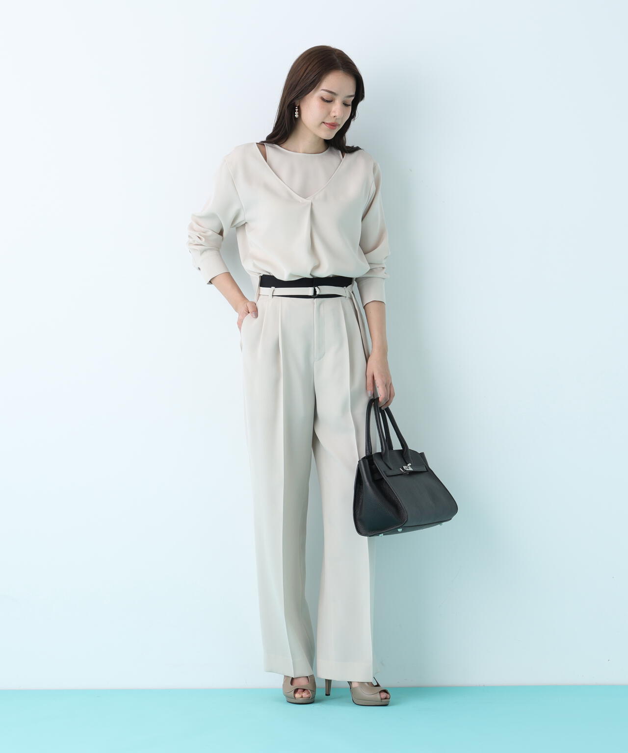 ダブルサテンレイヤードブラウス