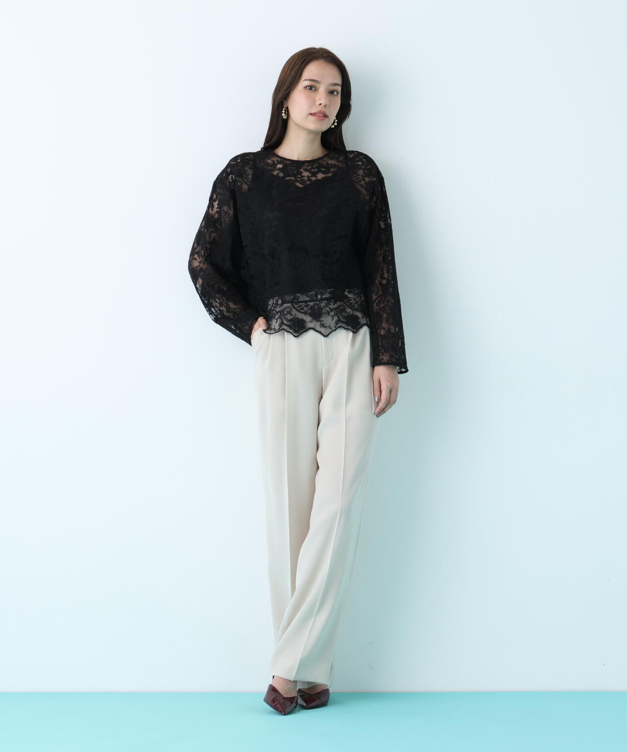 スカラレースブラウス