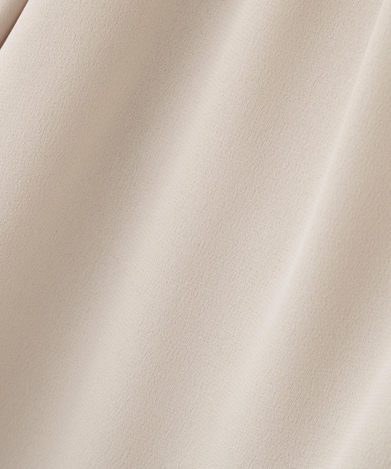 Vネックボタンブラウス