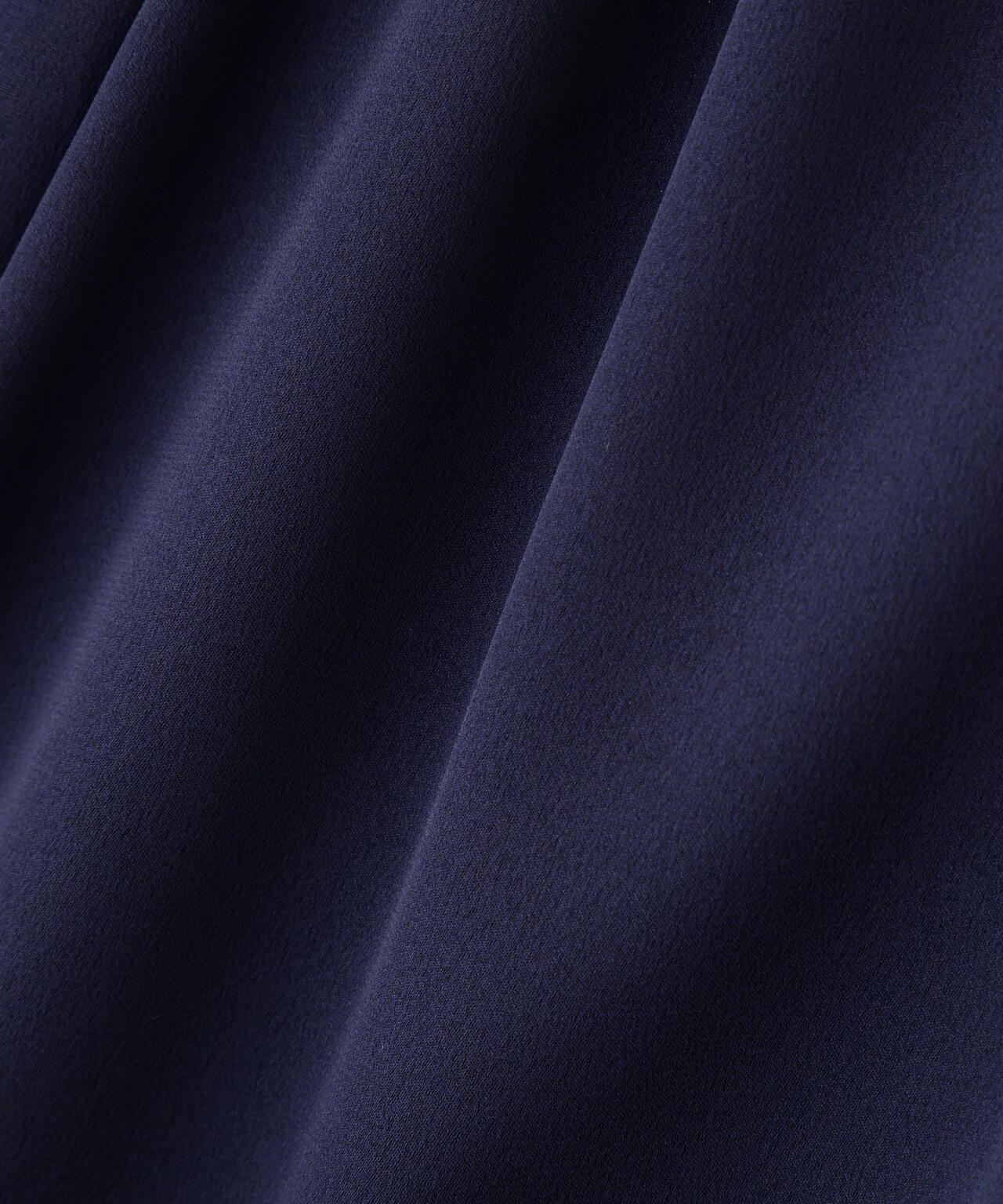 Vネックボタンブラウス