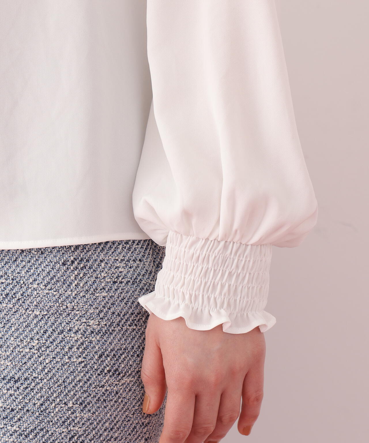 ラッフルボウタイブラウス