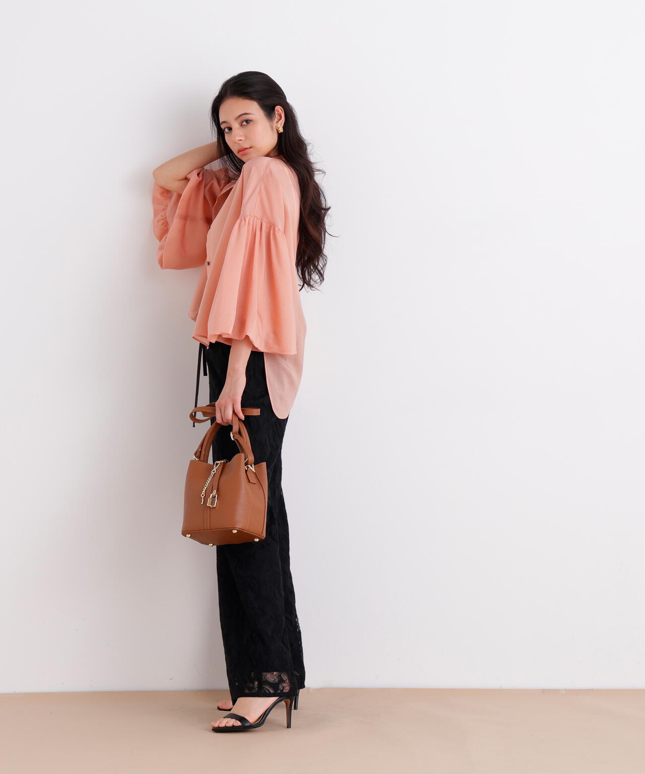 167cm B:82 W: 62H:88 着用サイズ:38