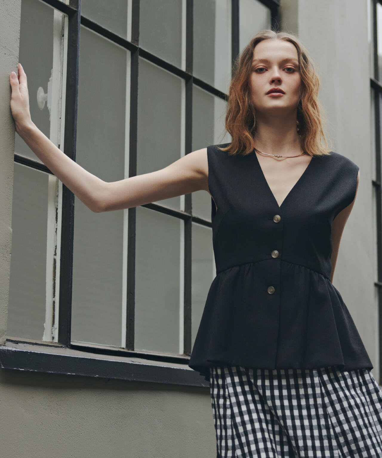 スラブ調ペプラムブラウス