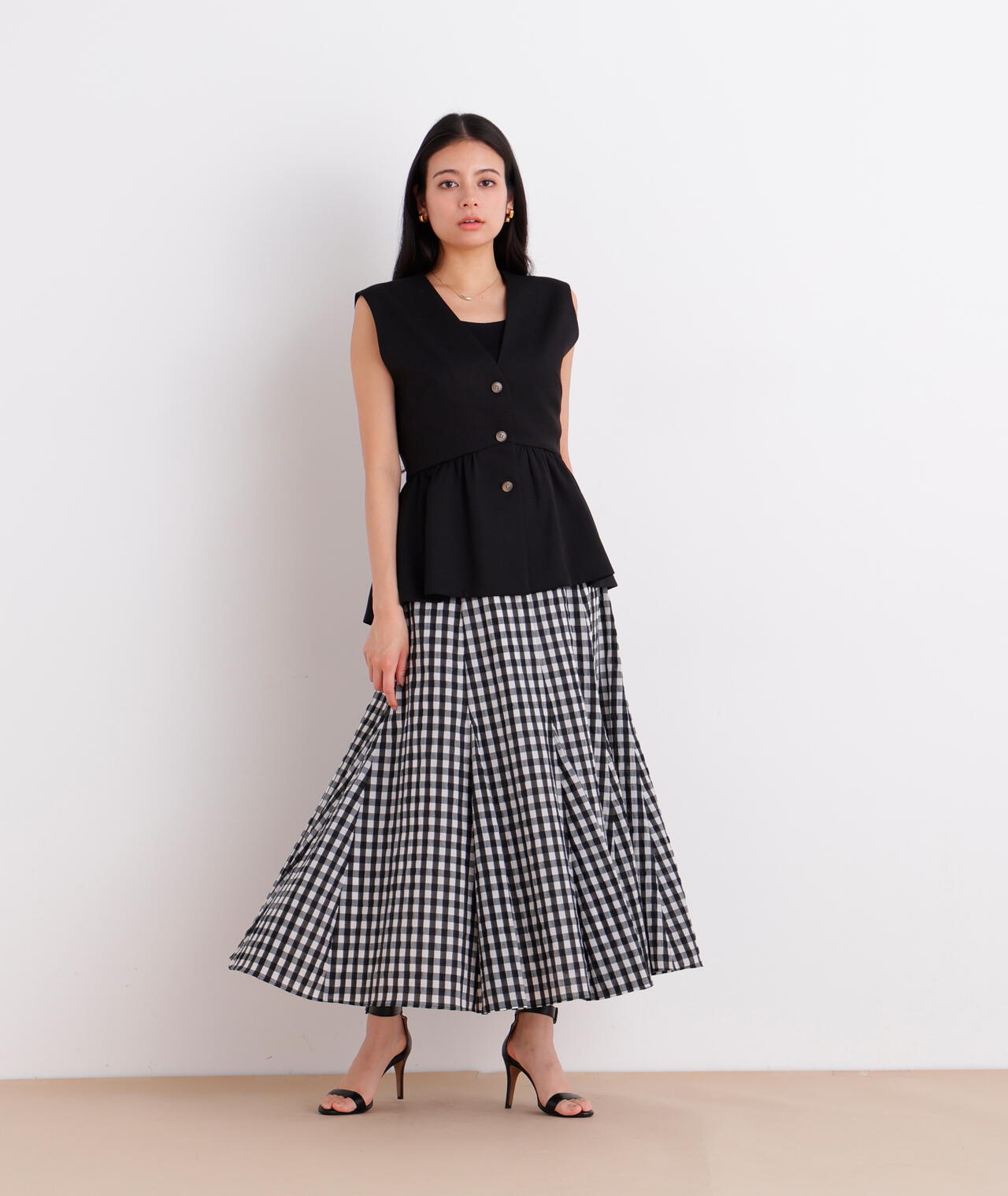 スラブ調ペプラムブラウス