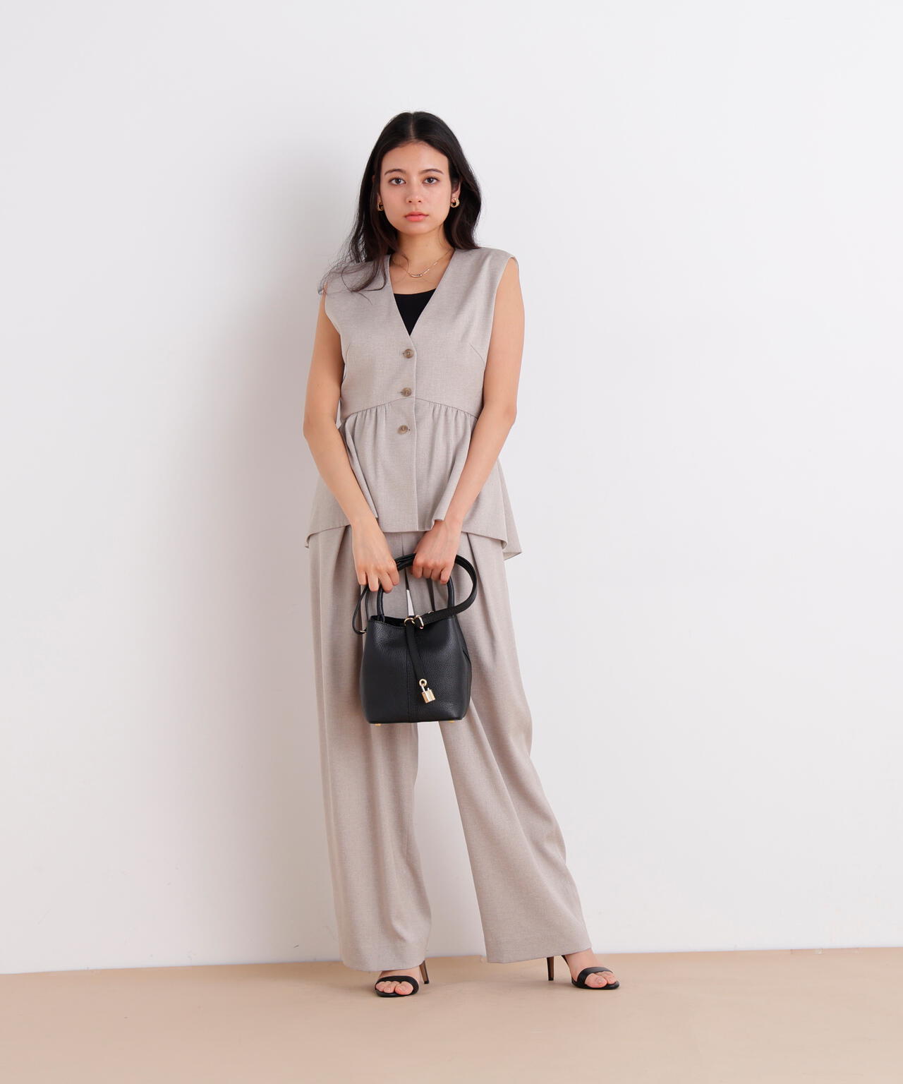 167cm B:82 W: 62H:88 着用サイズ:38