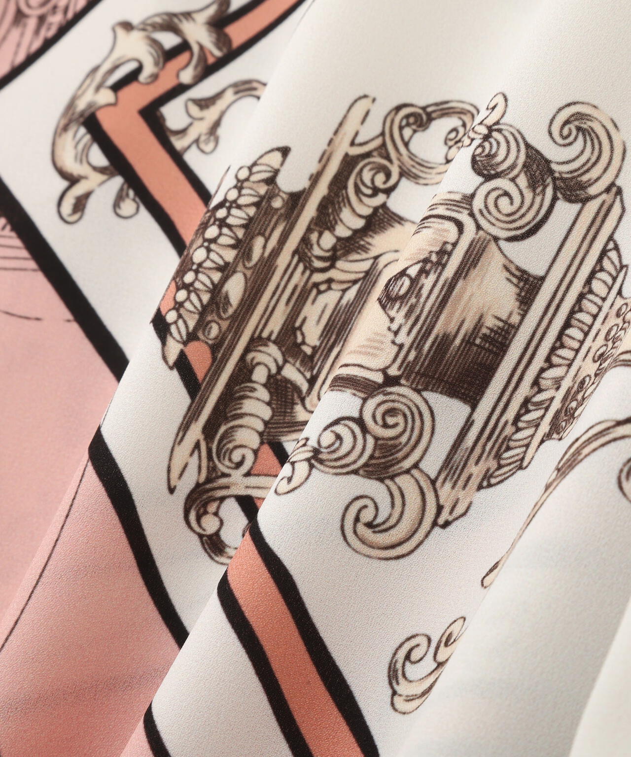 バロックスカーフプリントブラウス