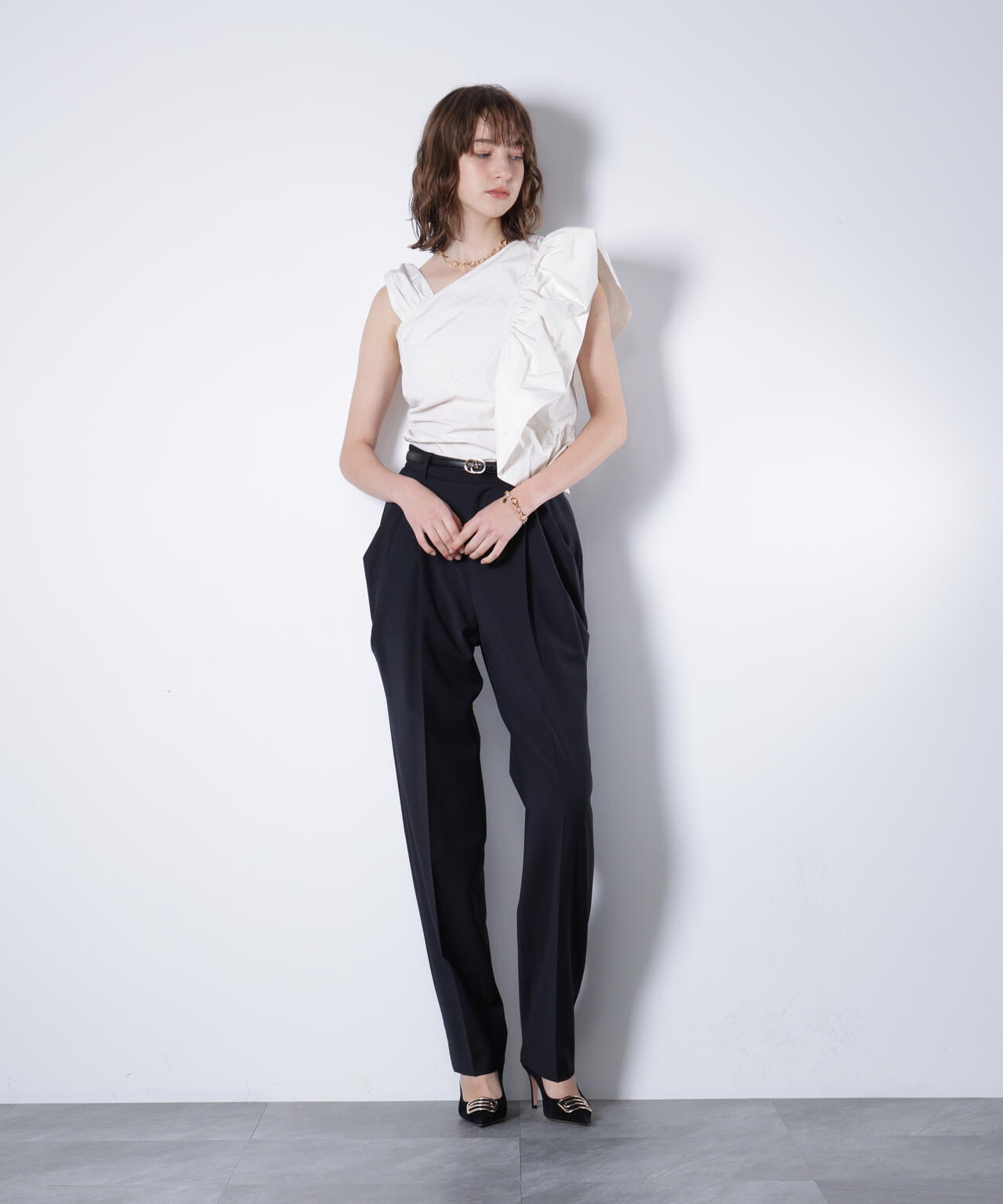 H 177cm B 76cm W 61cm H 89cm 着用サイズ:38