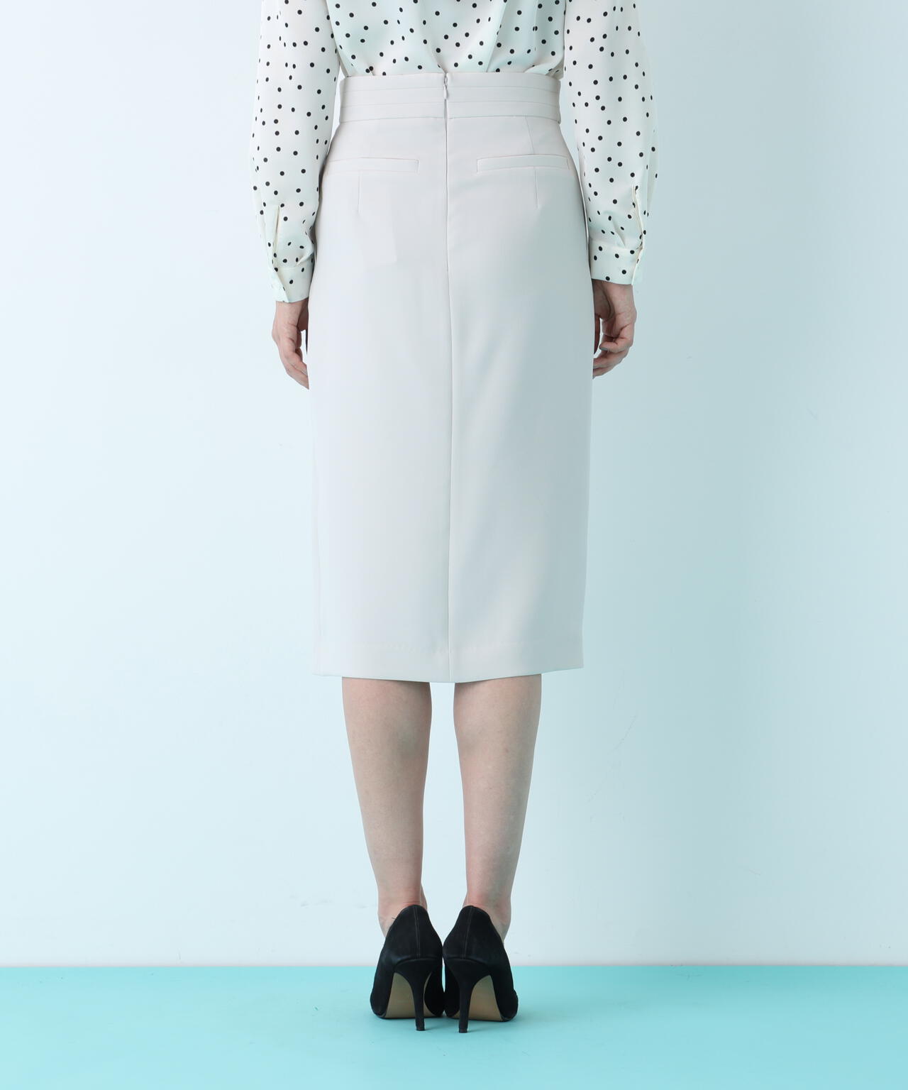 アシンメトリックボタンラップスカート