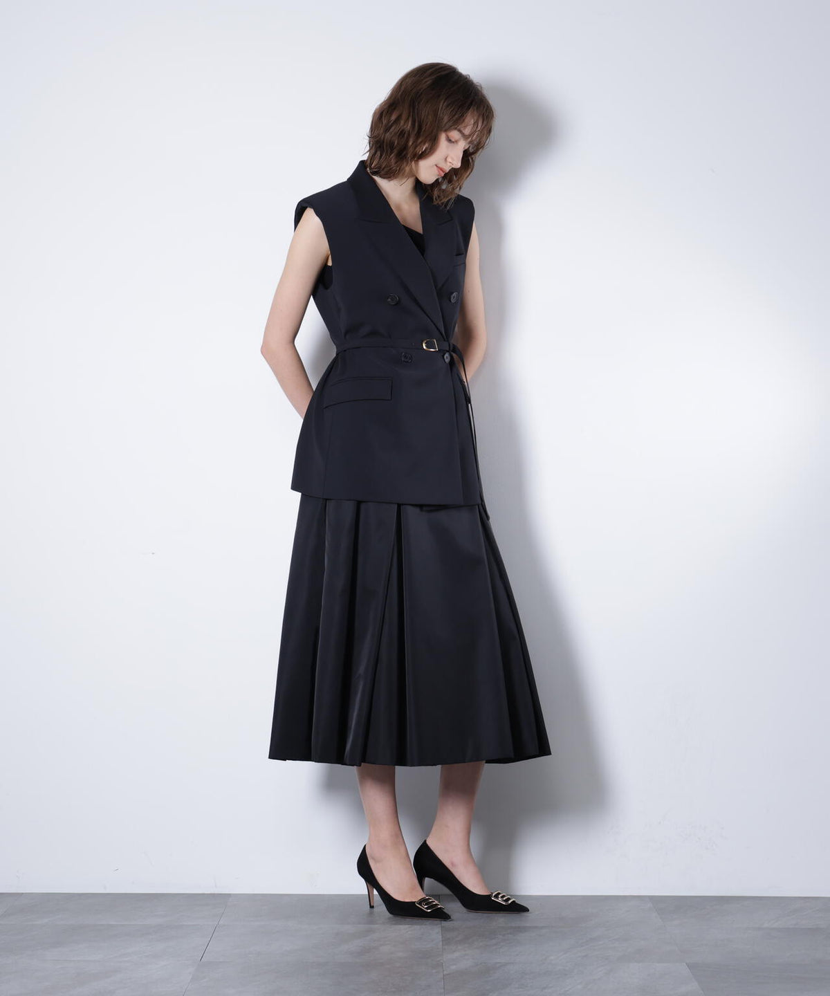 H 177cm B 76cm W 61cm H 89cm 着用サイズ:38