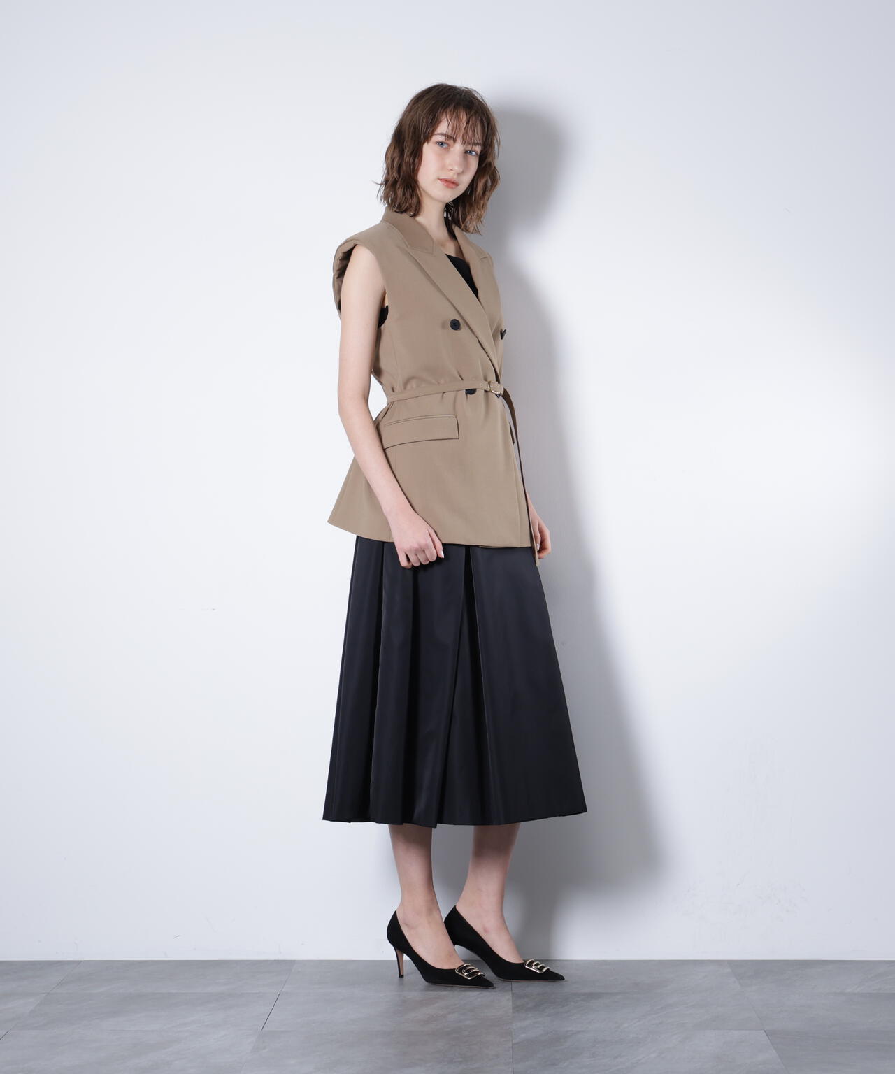 H 177cm B 76cm W 61cm H 89cm 着用サイズ:38