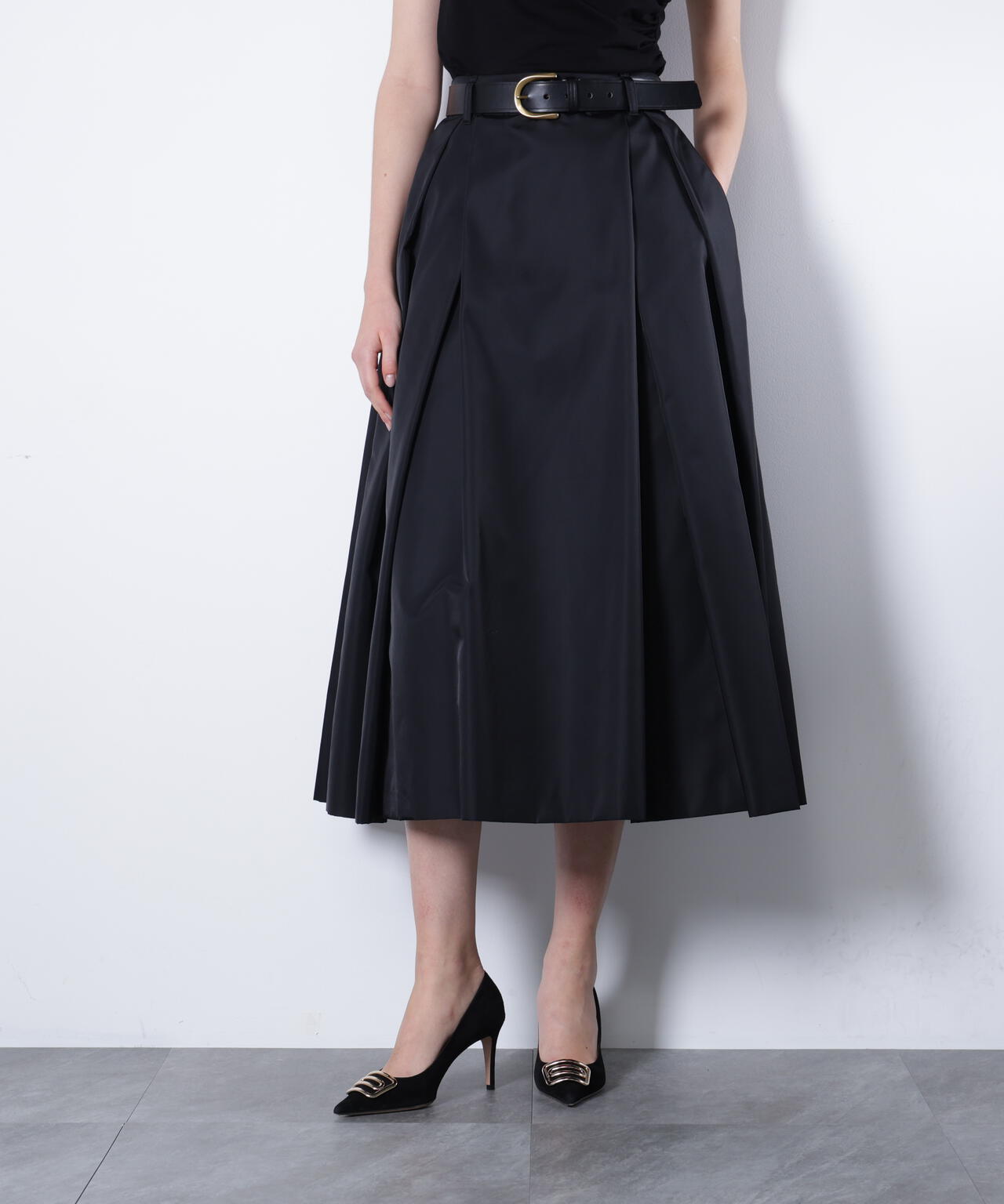 H 177cm B 76cm W 61cm H 89cm 着用サイズ:38