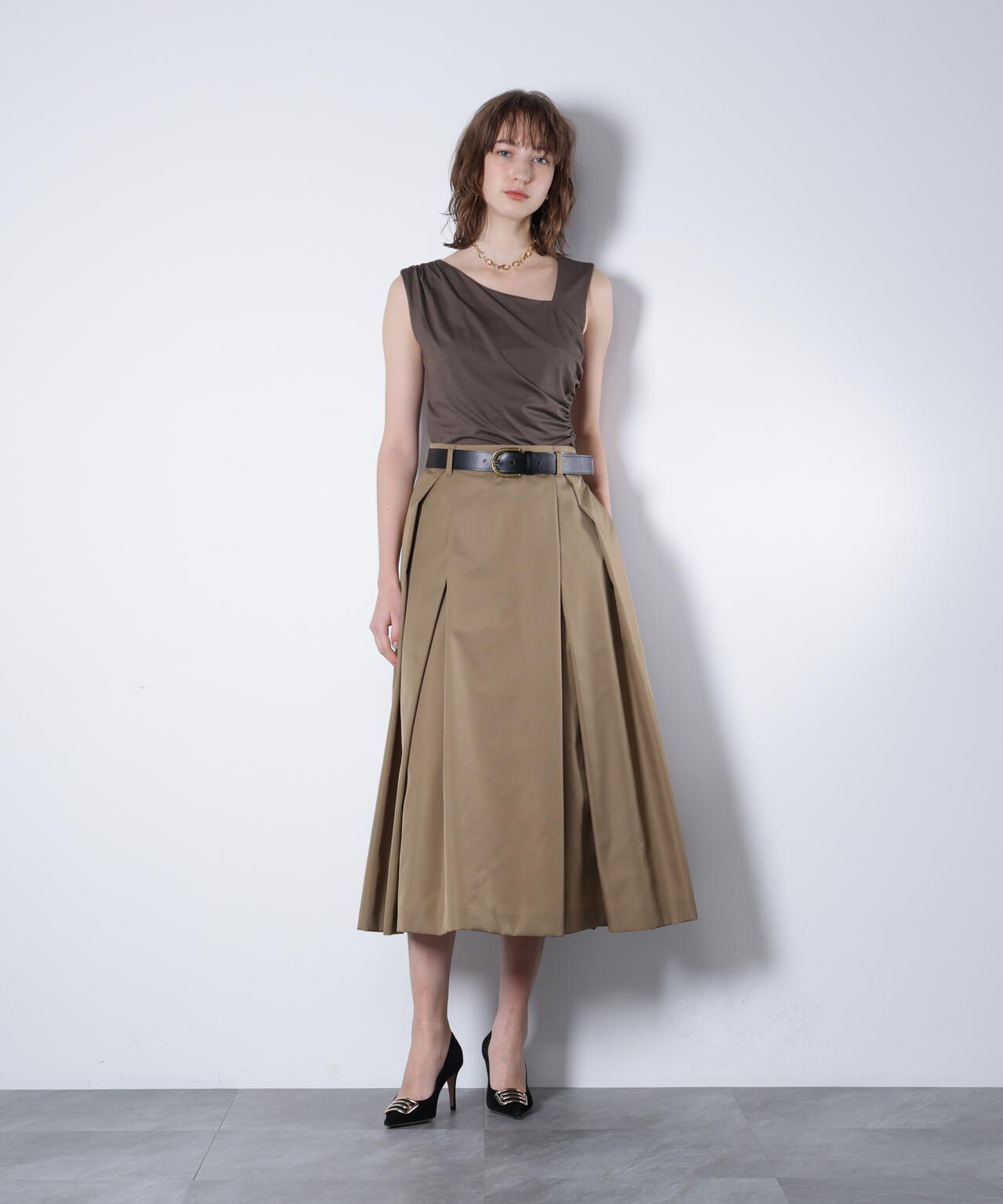 H 177cm B 76cm W 61cm H 89cm 着用サイズ:38