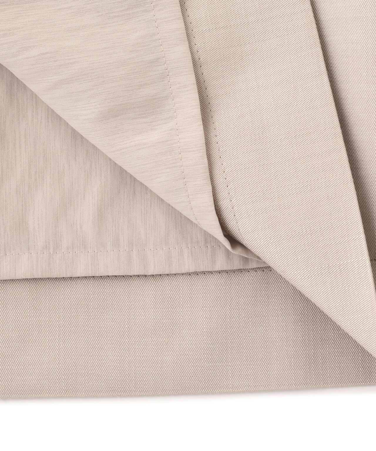 ボタンアクセントスカート