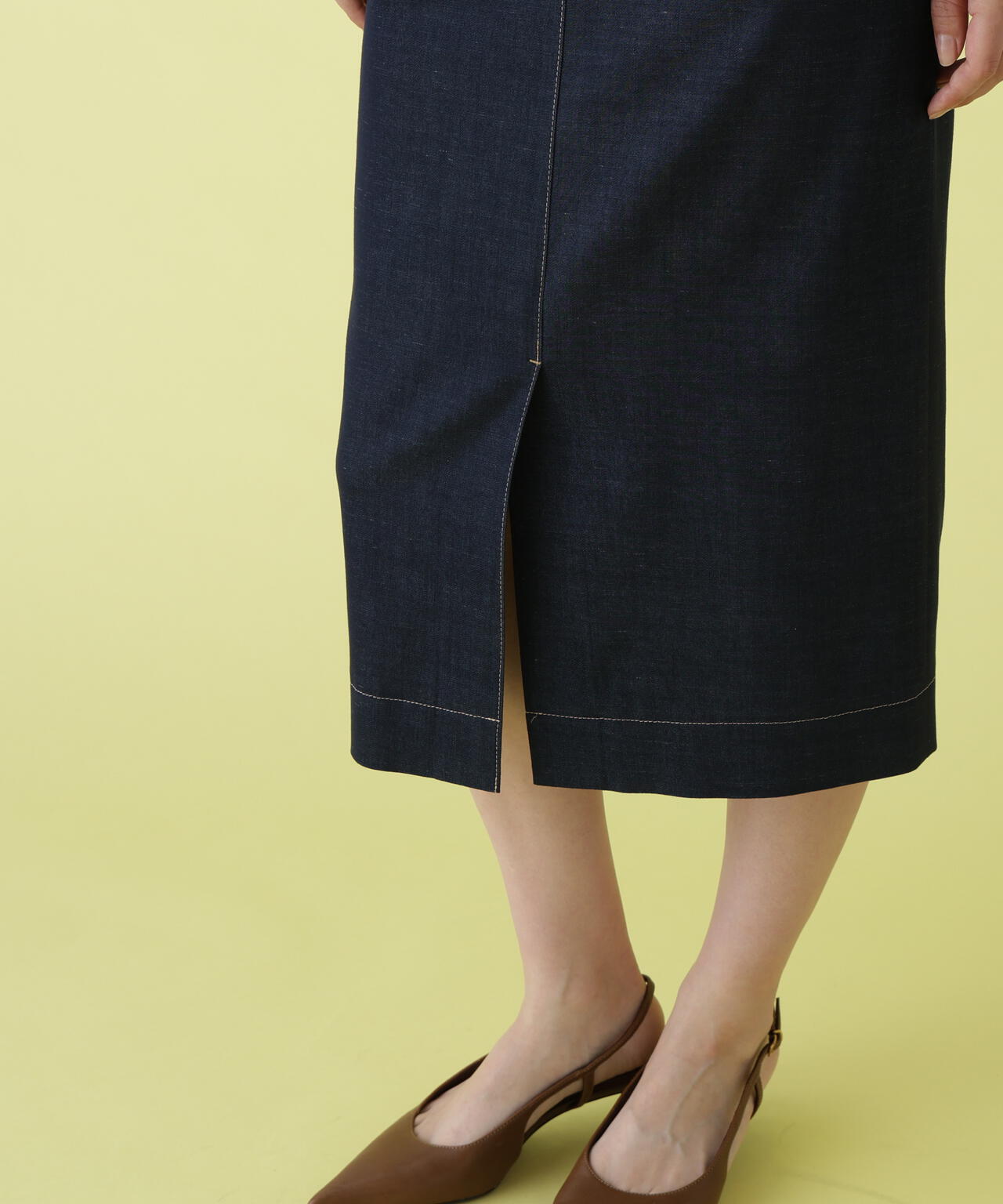 ボタンアクセントスカート