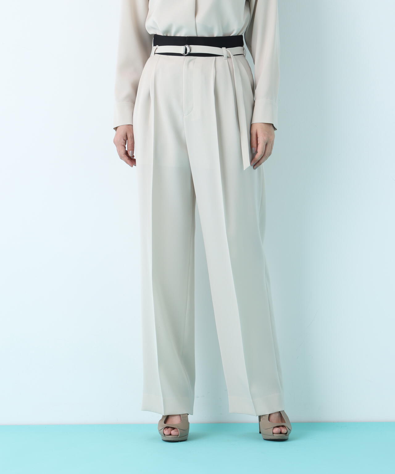 ダブルサテンタックワイドパンツ