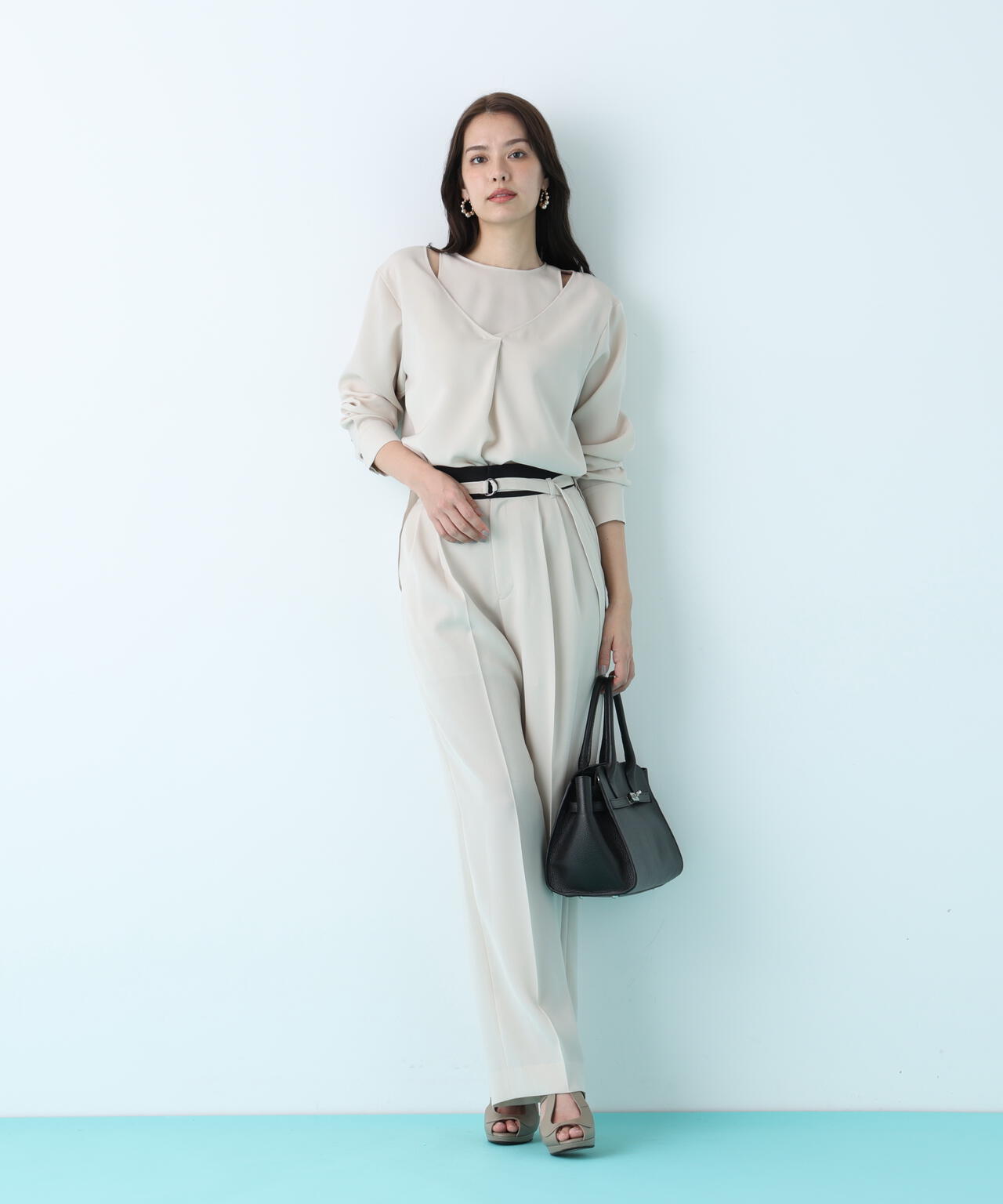 ダブルサテンタックワイドパンツ