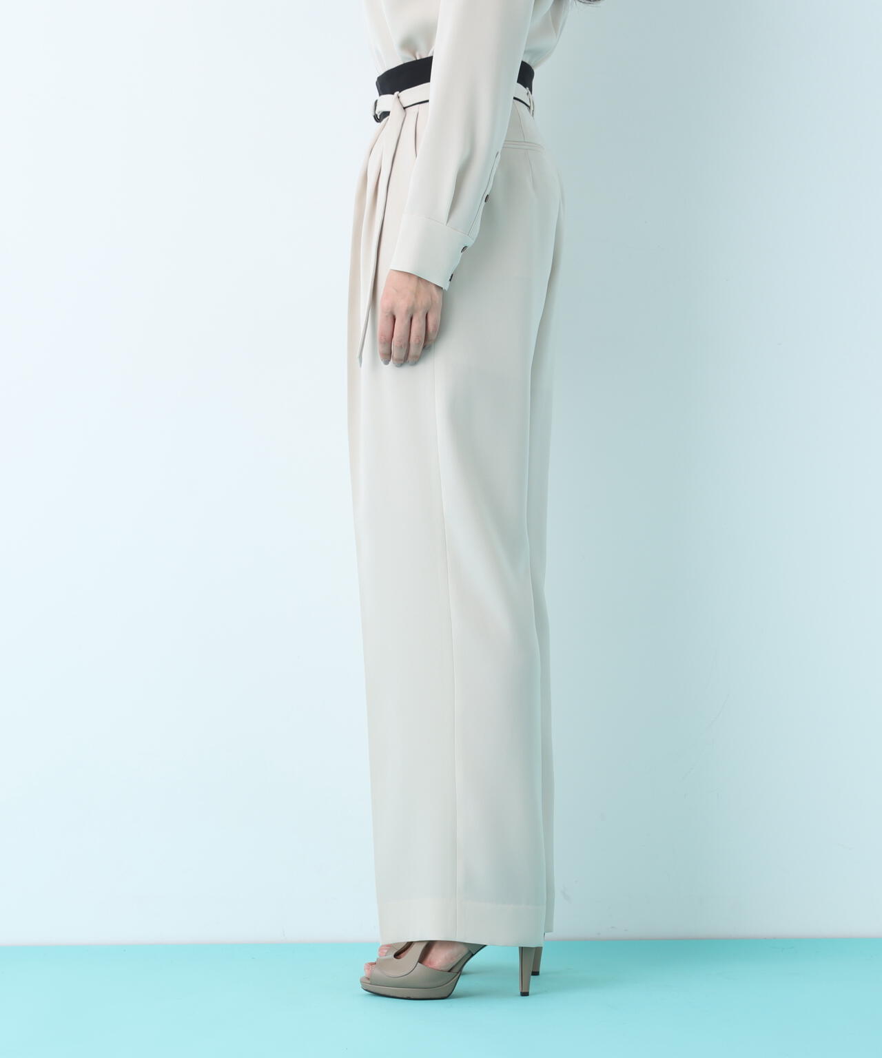 ダブルサテンタックワイドパンツ